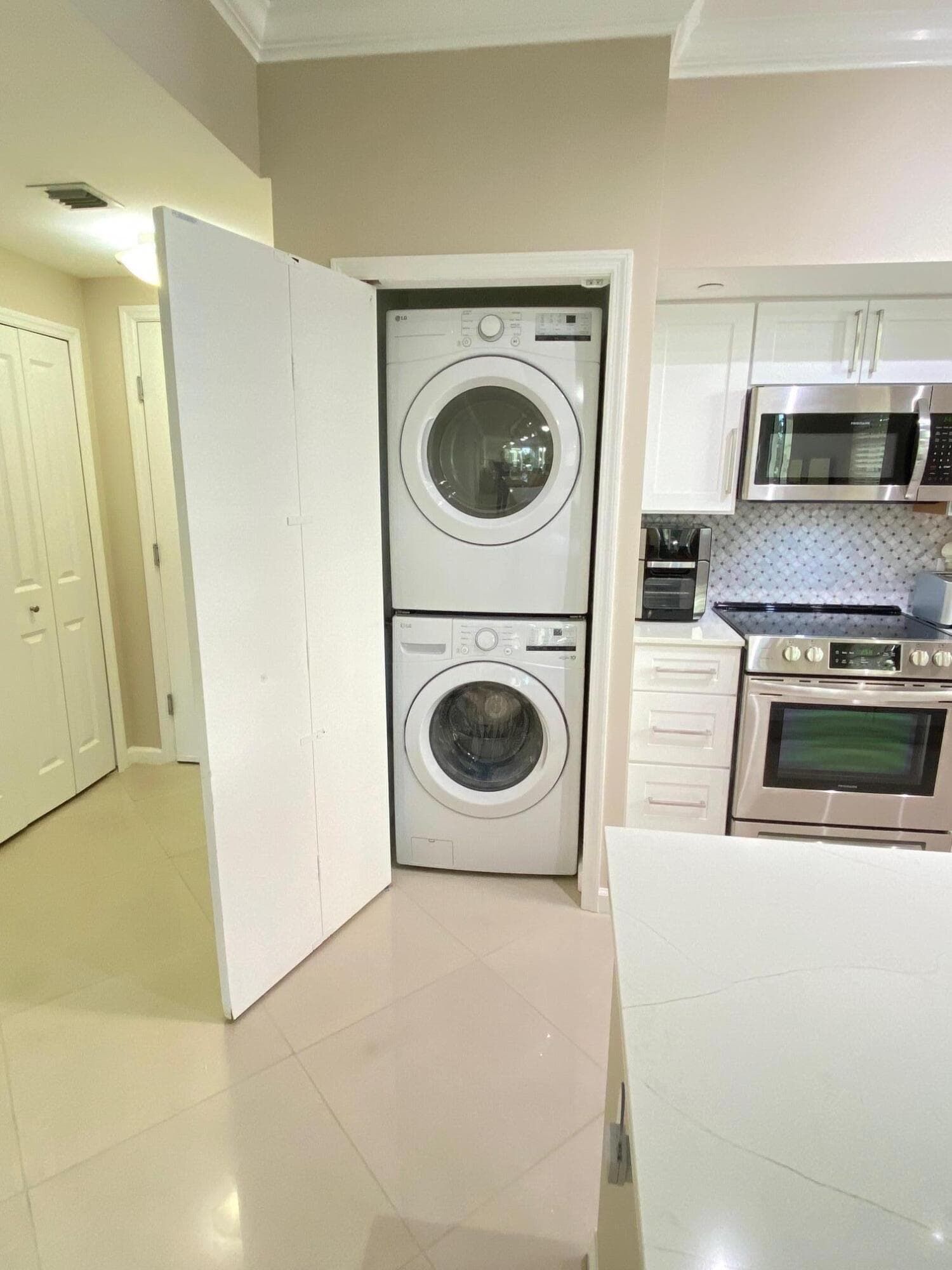 225 NE 1st Street 202, Delray Beach, FL 33444 — photo 13 of 24
