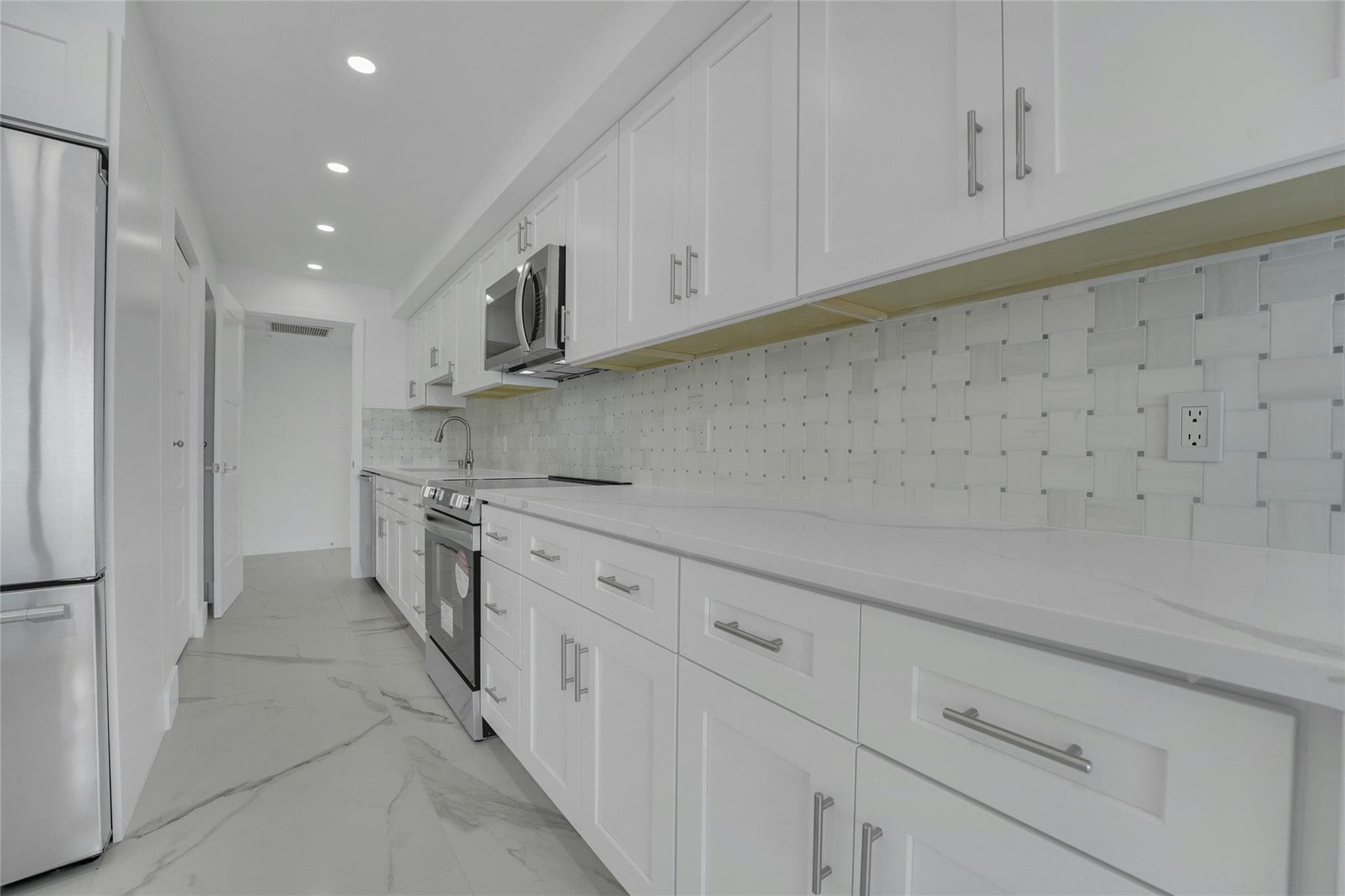 3900 Galt Ocean Drive 511, Fort Lauderdale, FL 33308 — photo 13 of 56