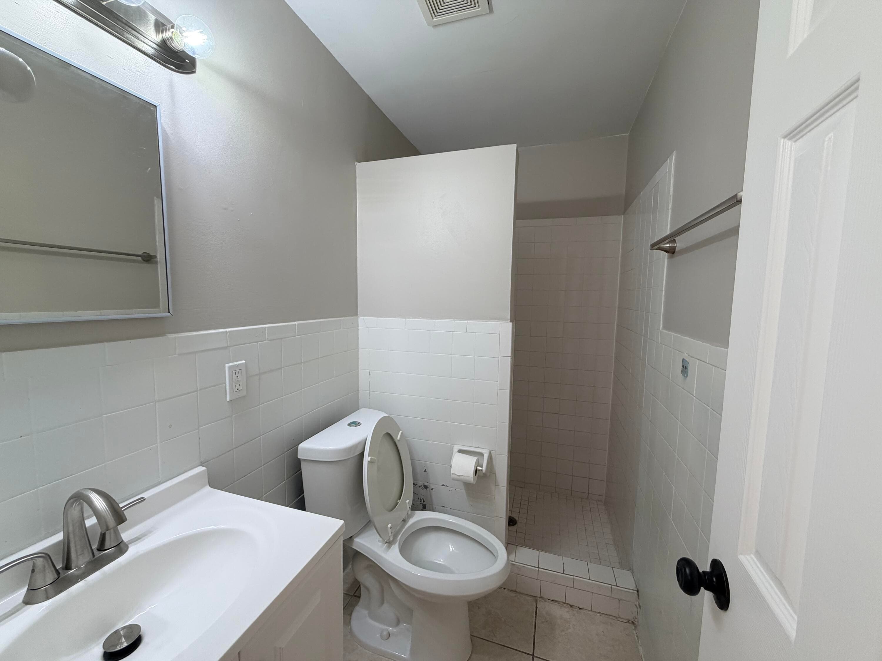 612 4th Street, West Palm Beach, FL 33401 — photo 4 of 13