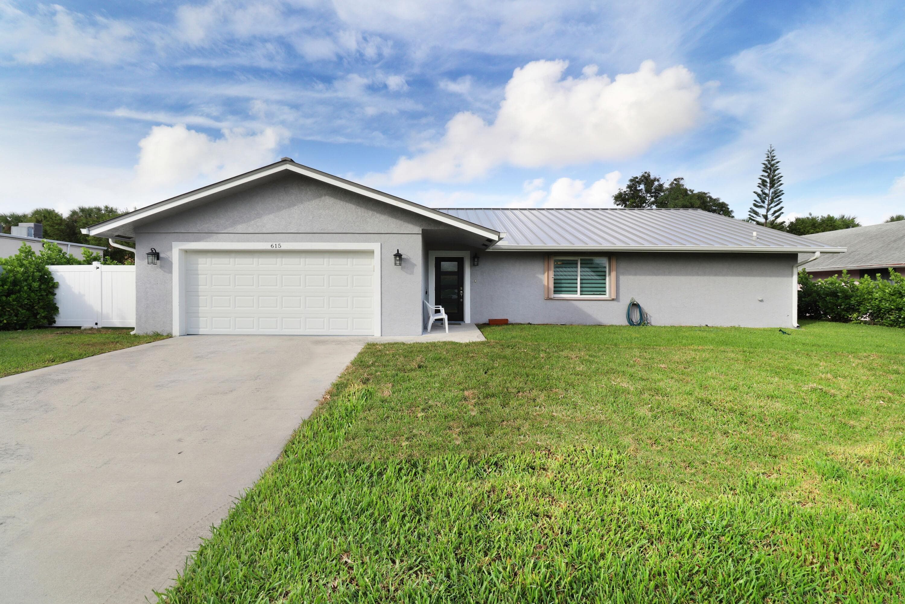 615 NE 15th Place, Boynton Beach, FL 33435 — photo 3 of 44