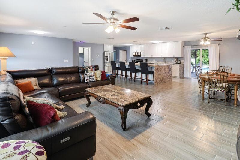 615 NE 15th Place, Boynton Beach, FL 33435 — photo 7 of 44