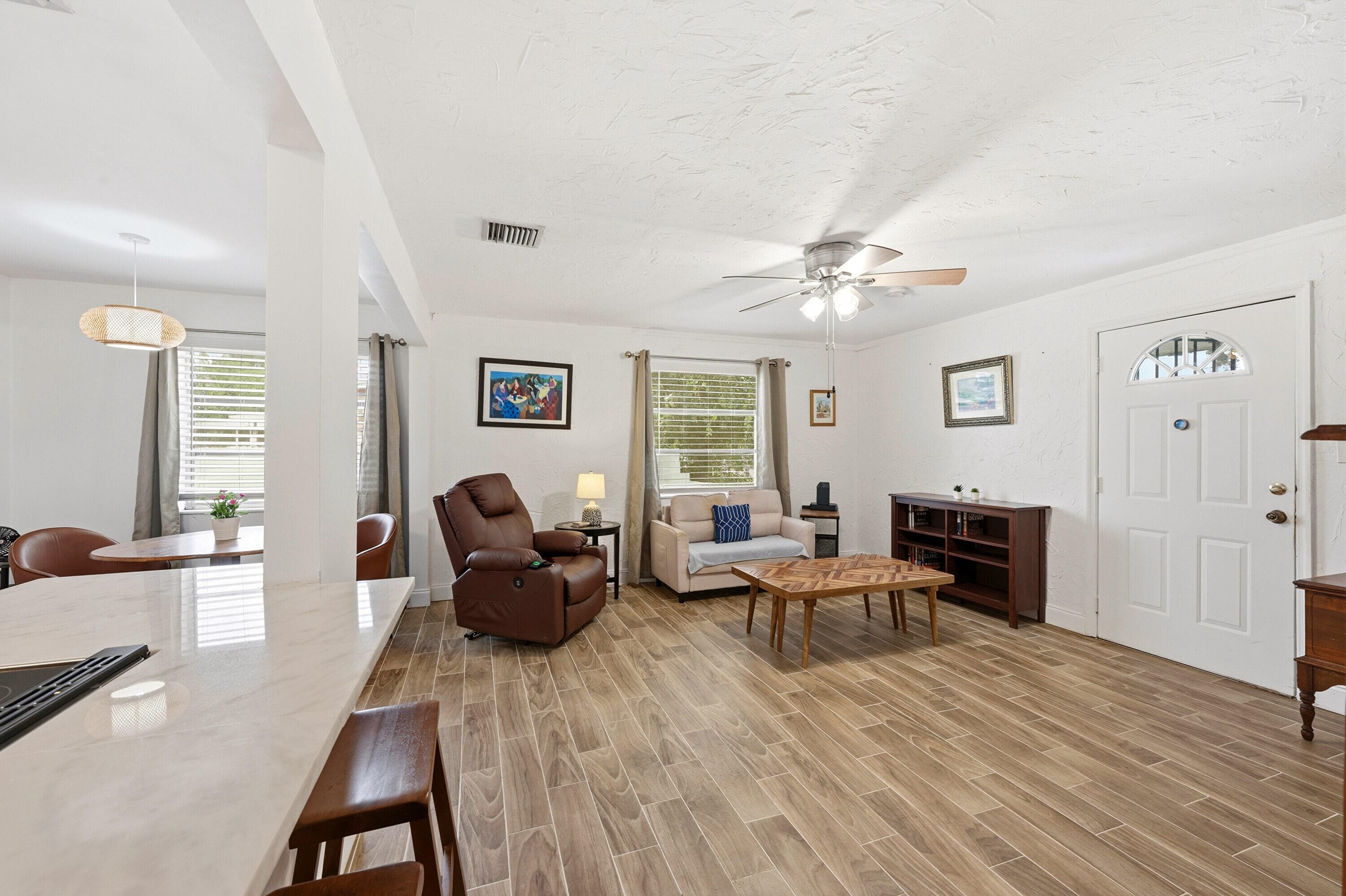 6404 Oak Street, Hollywood, FL 33024 — photo 7 of 27