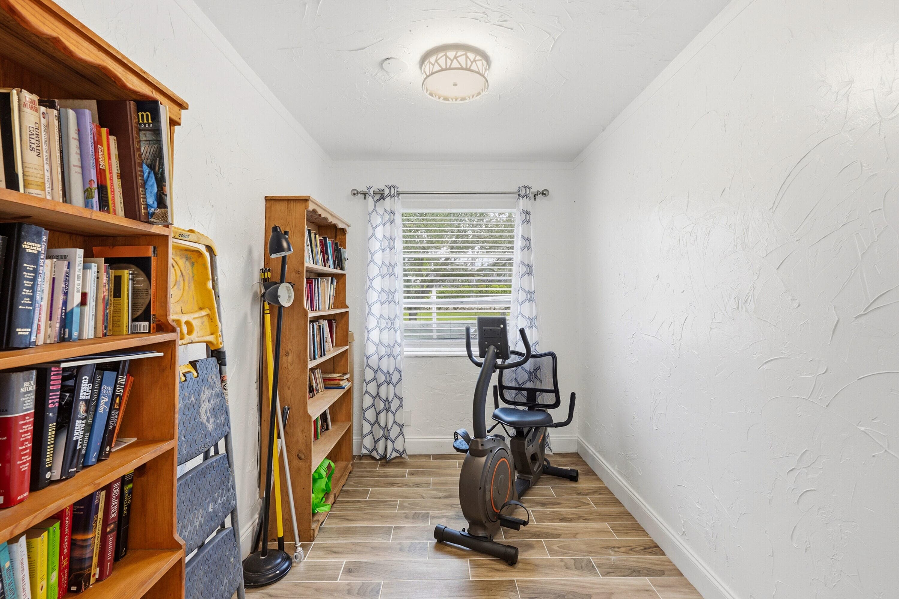6404 Oak Street, Hollywood, FL 33024 — photo 12 of 27