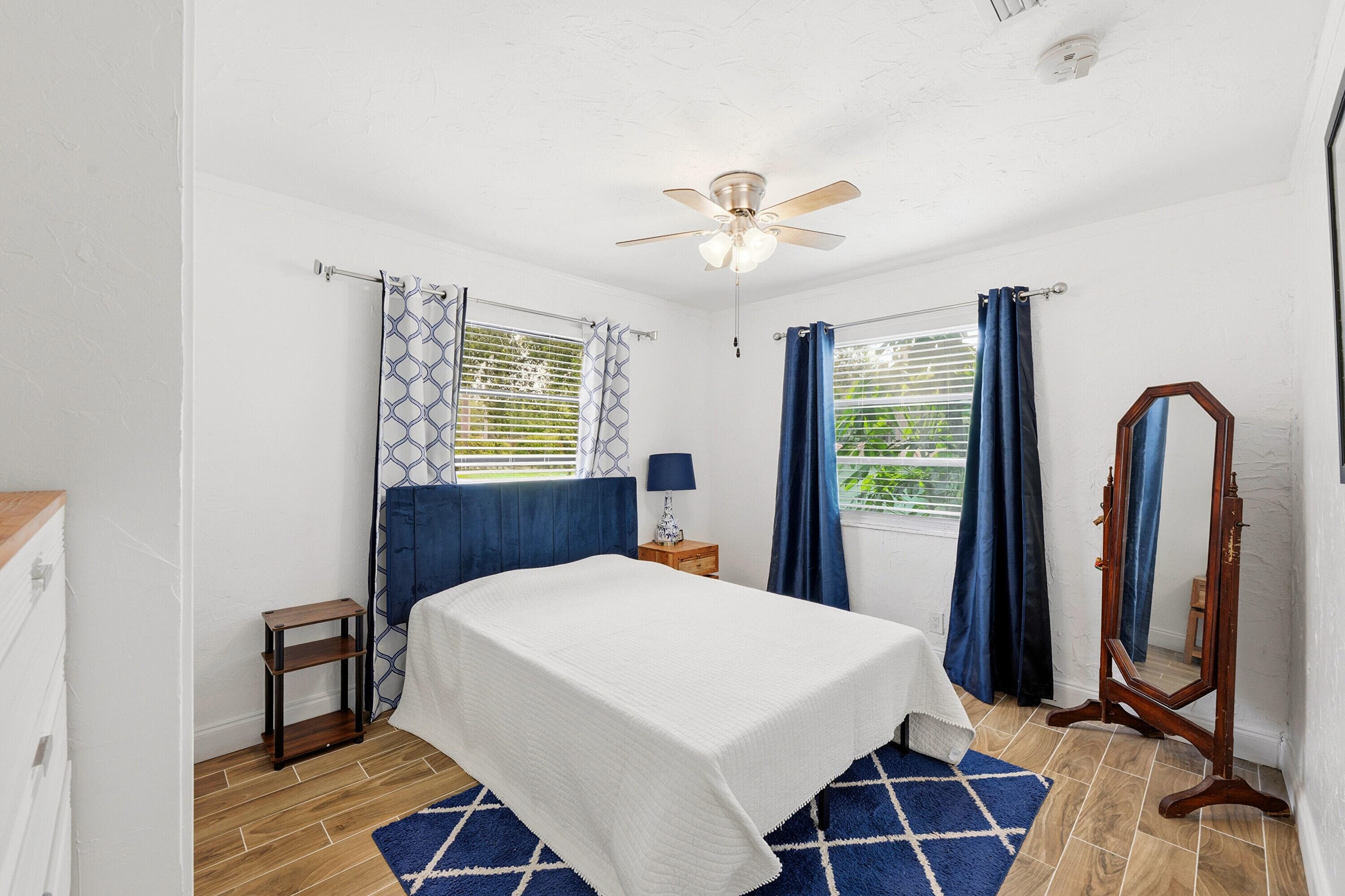 6404 Oak Street, Hollywood, FL 33024 — photo 13 of 27