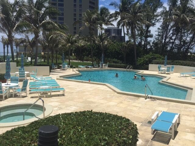 5070 N Ocean Drive 10c, Singer Island, FL 33404 — photo 33 of 41