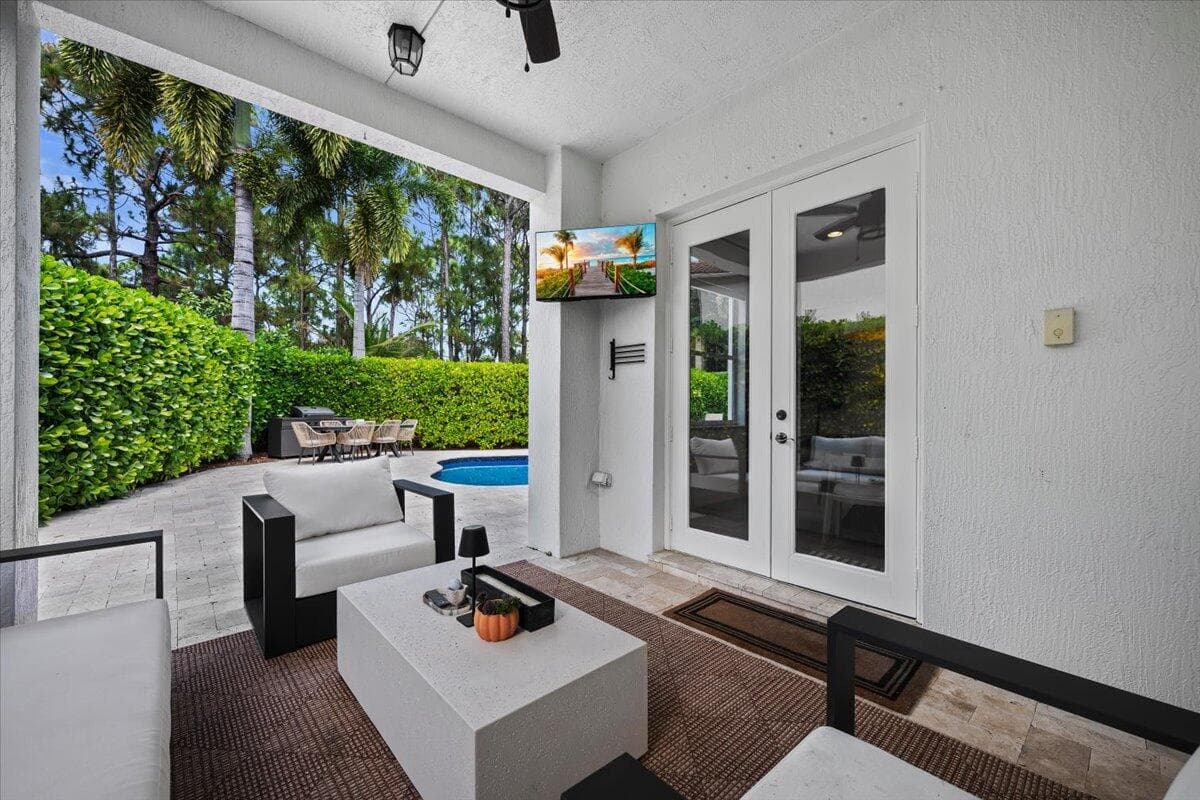 2104 Spring Court, Palm Beach Gardens, FL 33410 — photo 33 of 73