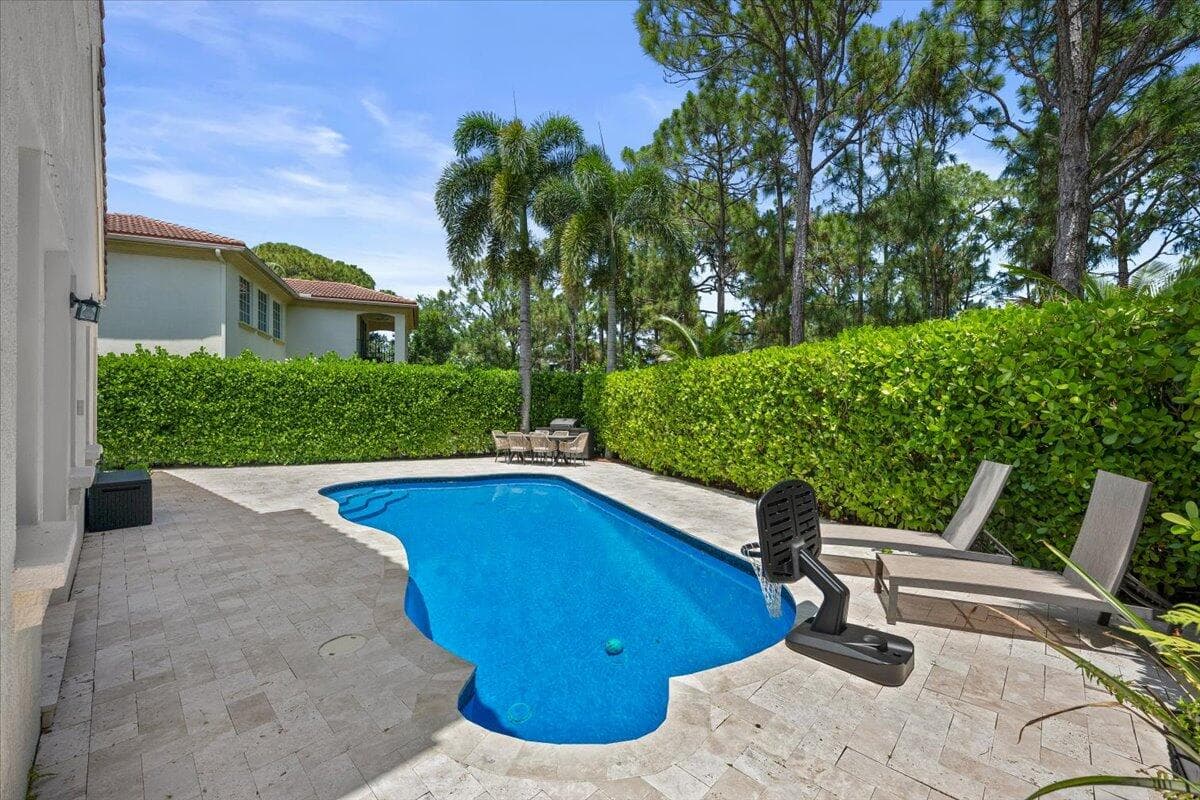 2104 Spring Court, Palm Beach Gardens, FL 33410 — photo 40 of 73