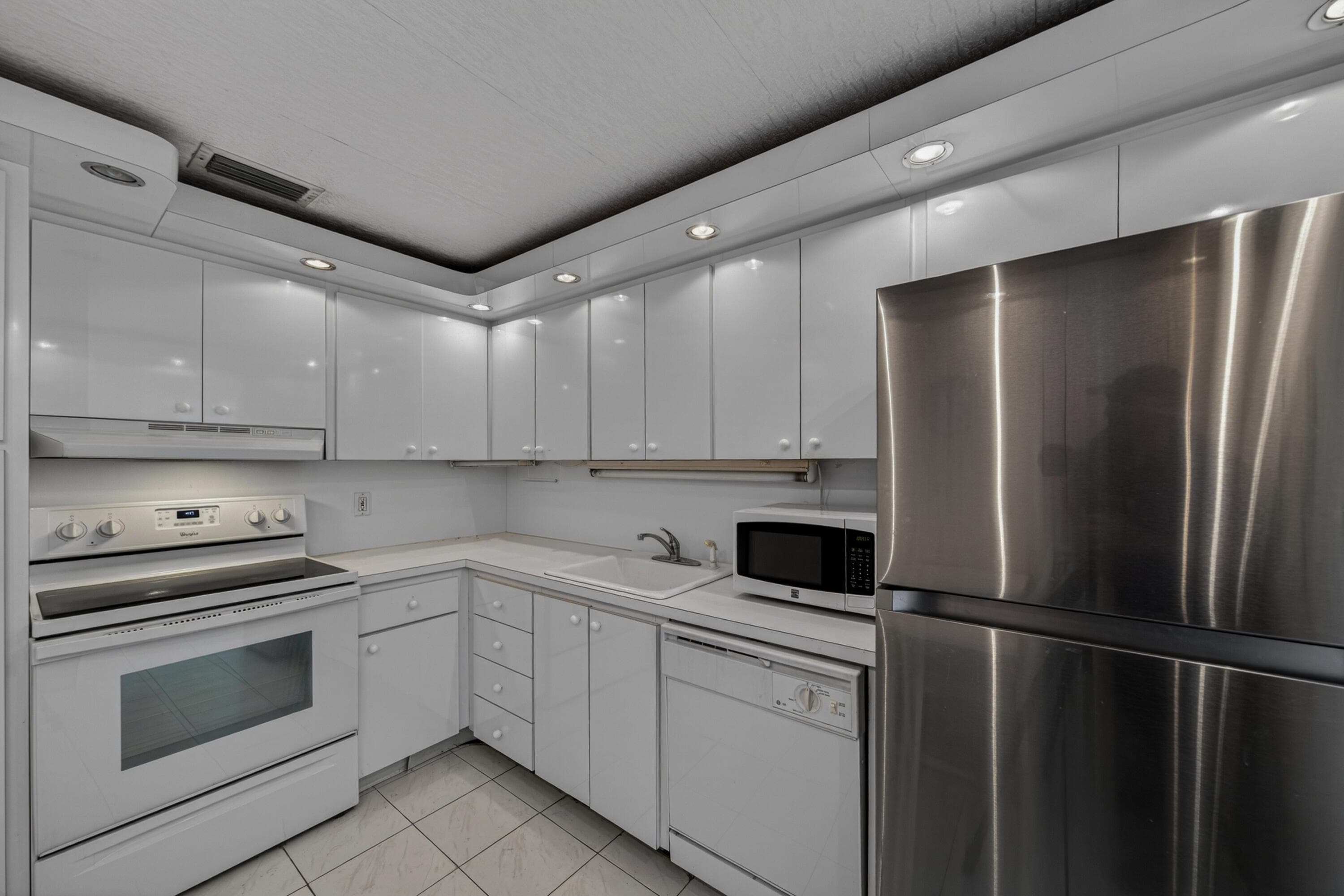 1950 S Ocean Drive 10b, Hallandale Beach, FL 33009 — photo 29 of 31