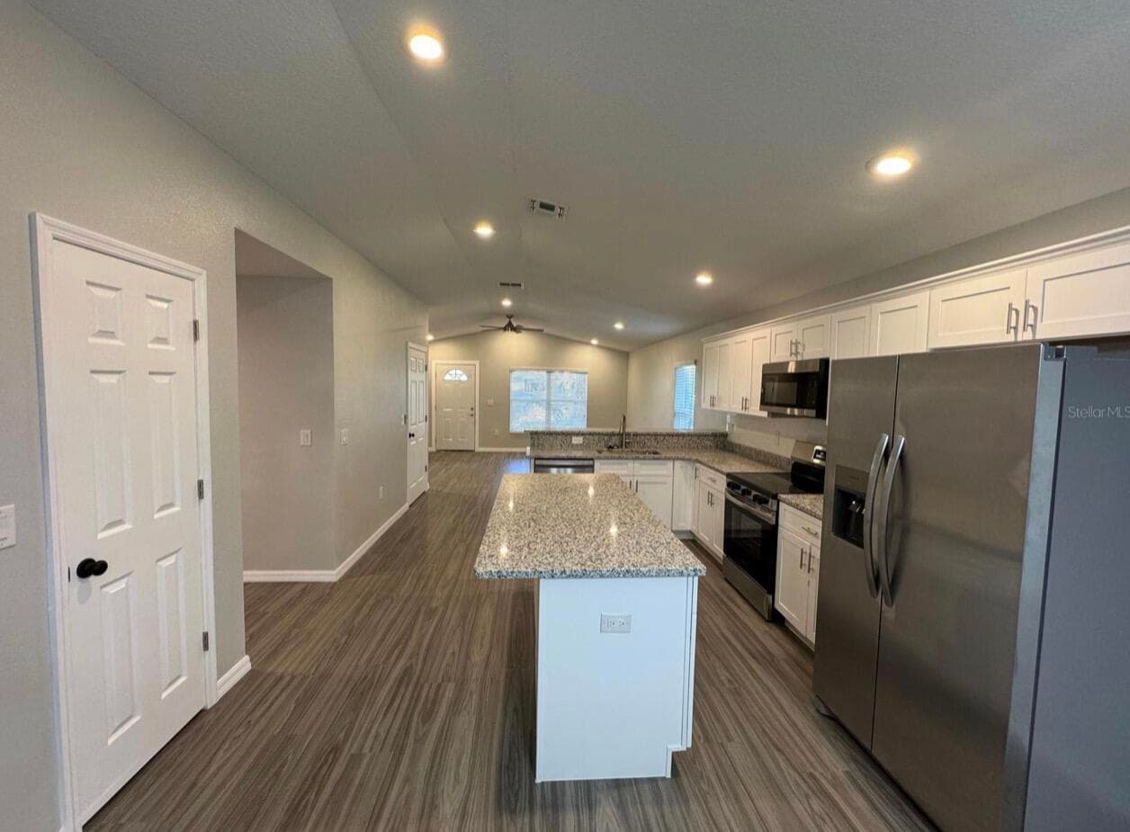 412 NE Avenue M NE, Winter Haven, FL 33881 — photo 3 of 5