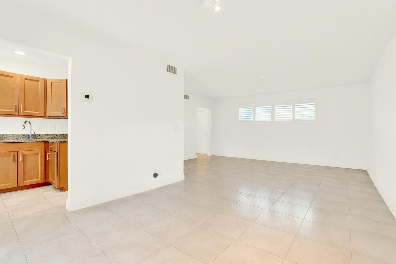 32 Colonial Club Drive 203, Boynton Beach, FL 33435 — photo 9 of 24
