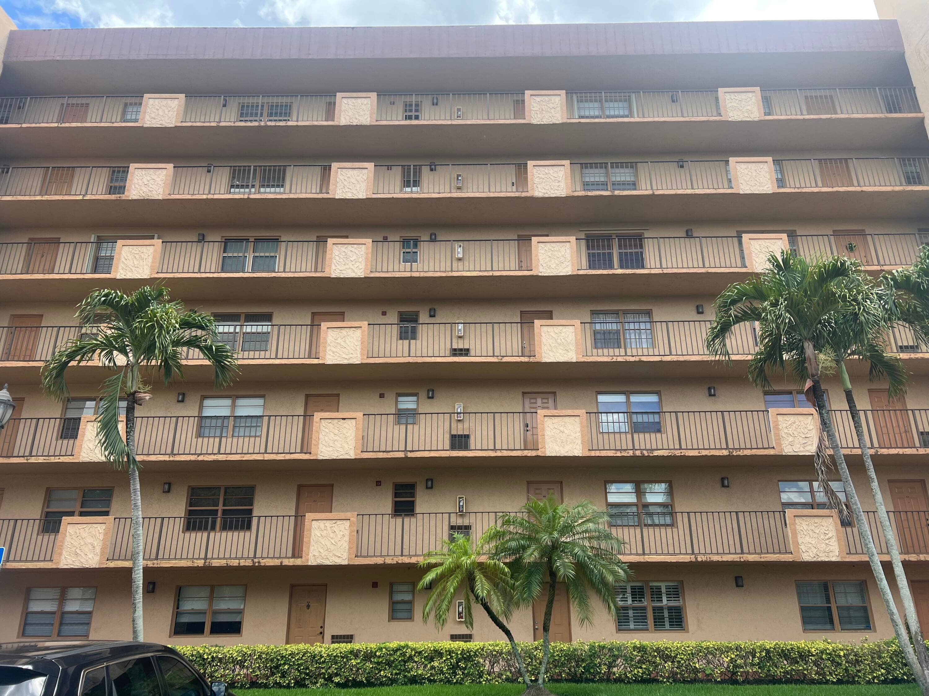 3001 W Rolling Hills Circle 108, Davie, FL 33328 — photo 1 of 15