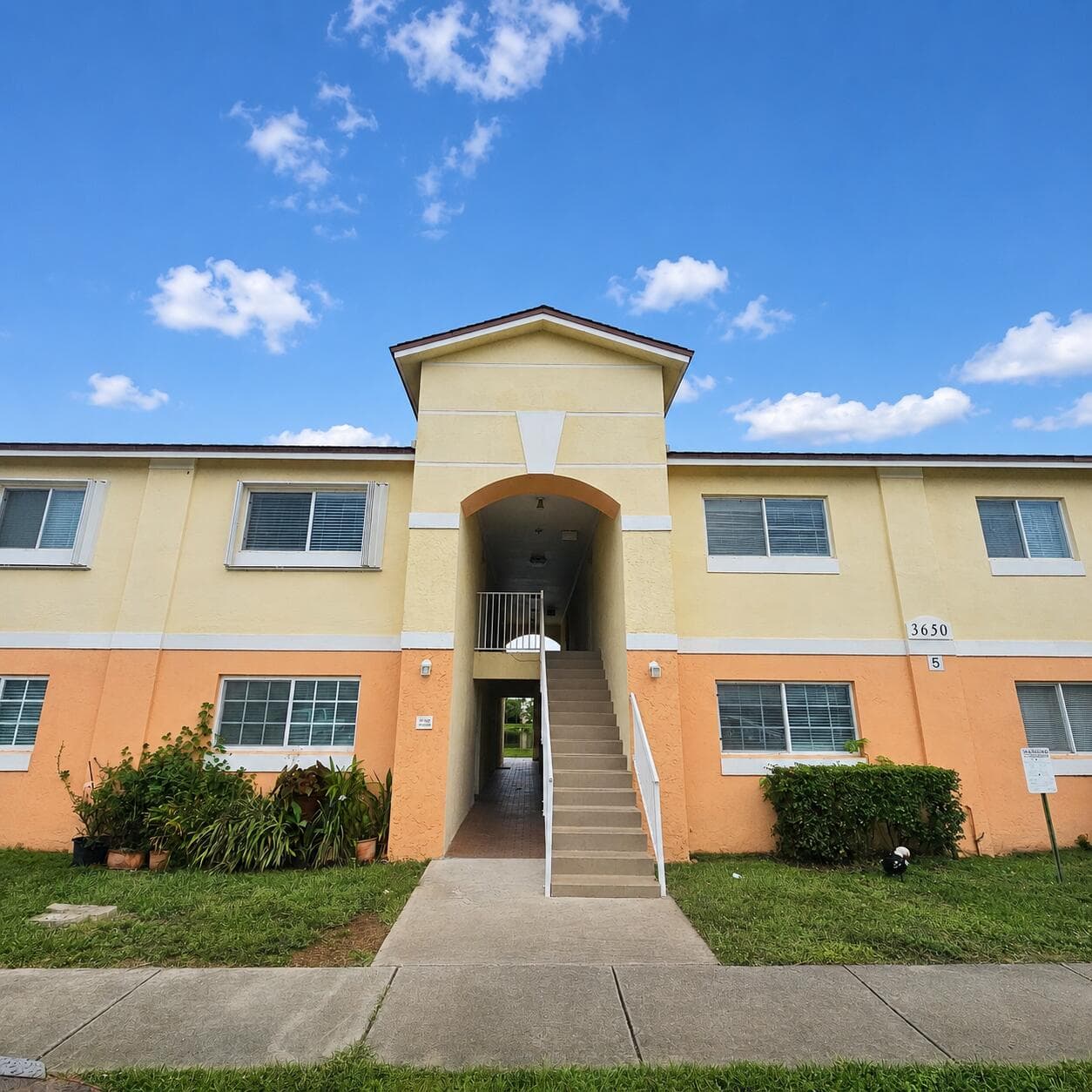 3650 N 56th Avenue 520, Hollywood, FL 33021 — photo 1 of 15