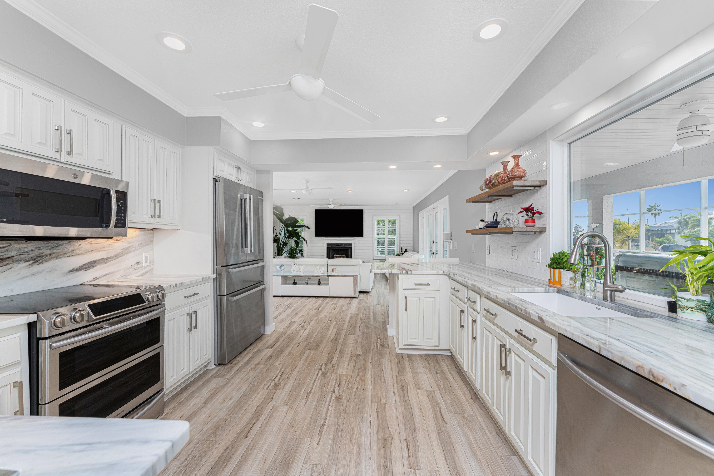 139 SW Seville Pl Place SW, Port Charlotte, FL 33952 — photo 8 of 40