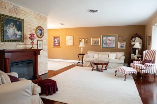 5541 SW 7th Street, Plantation, FL 33317 — photo 11 of 40