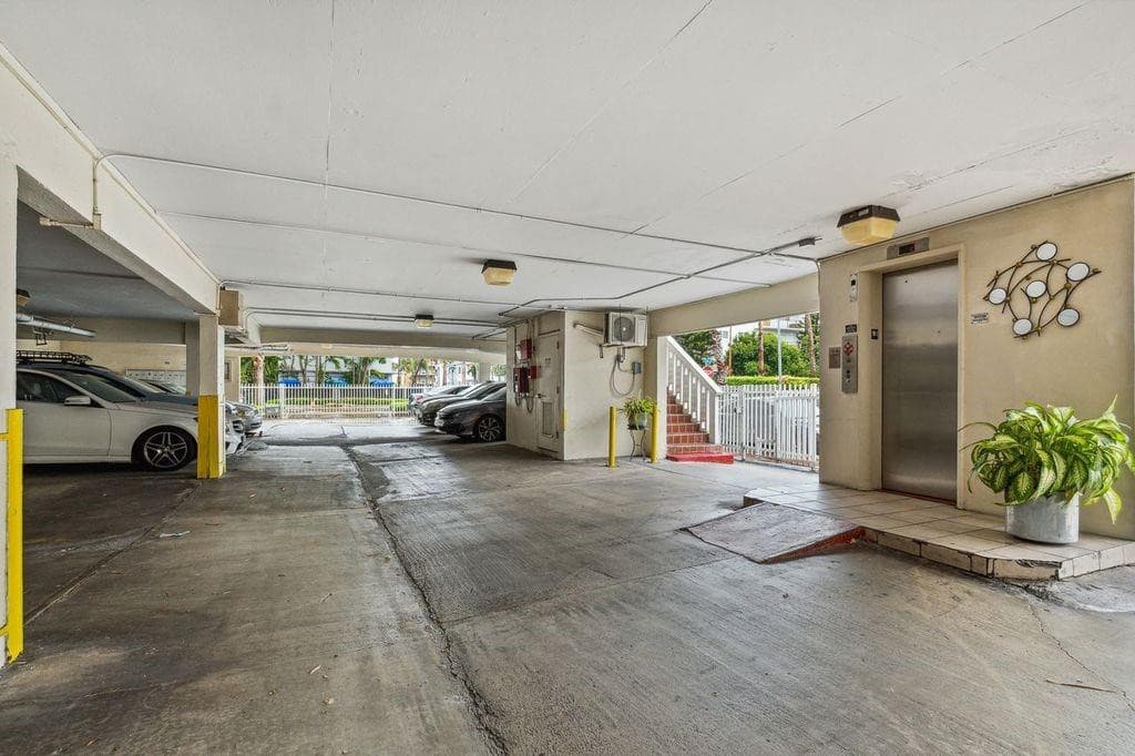 900 Euclid Avenue 5, Miami Beach, FL 33139 — photo 2 of 13