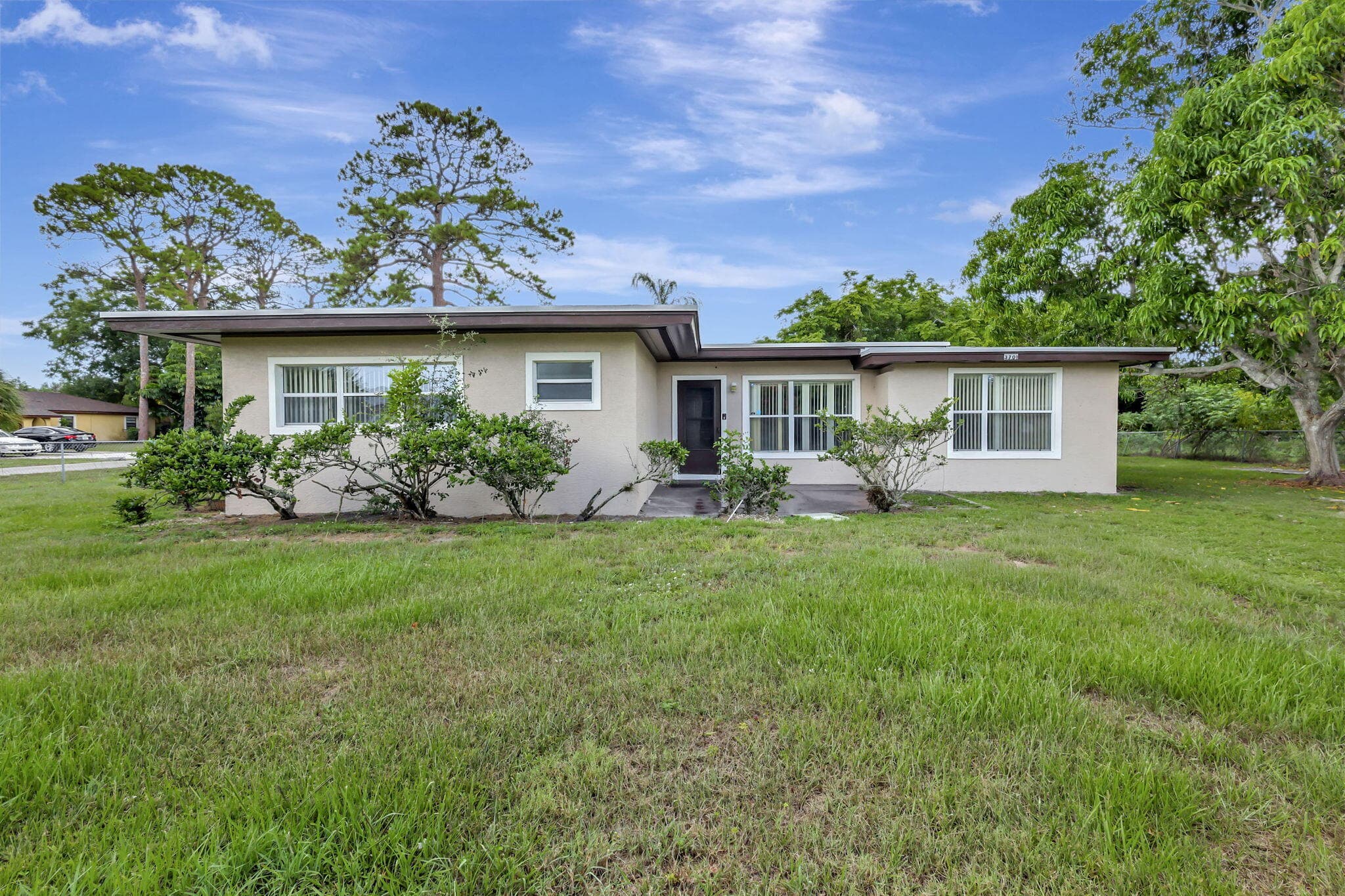 3701 Avenue S, Fort Pierce, FL 34947 — photo 1 of 11