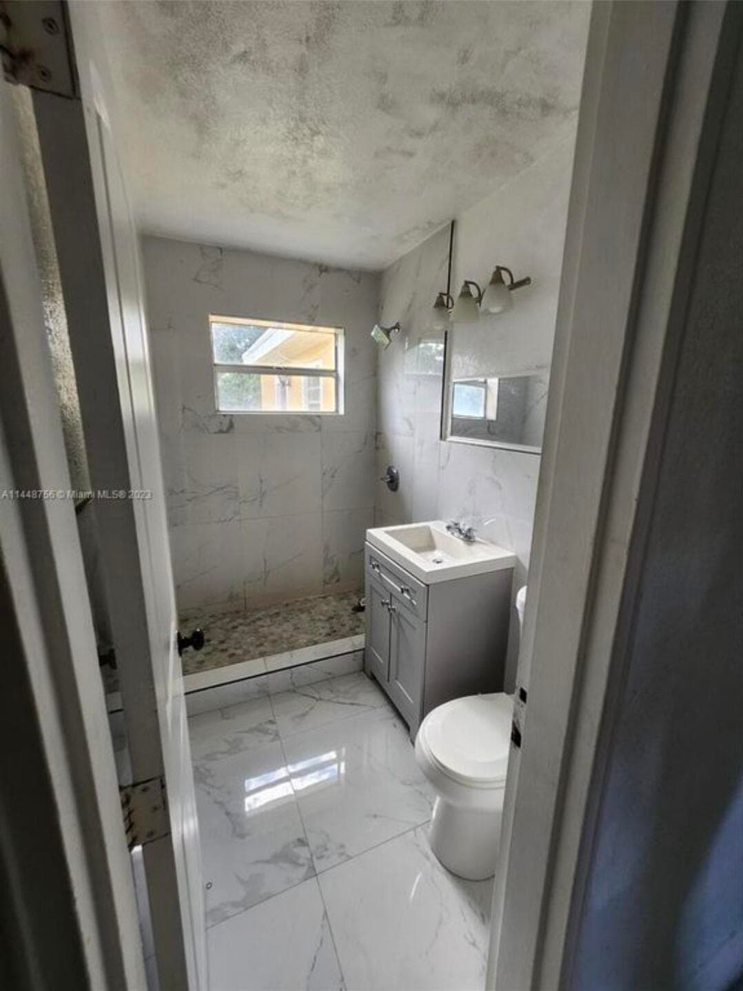 1420 N 70th Avenue, Hollywood, FL 33024 — photo 3 of 9
