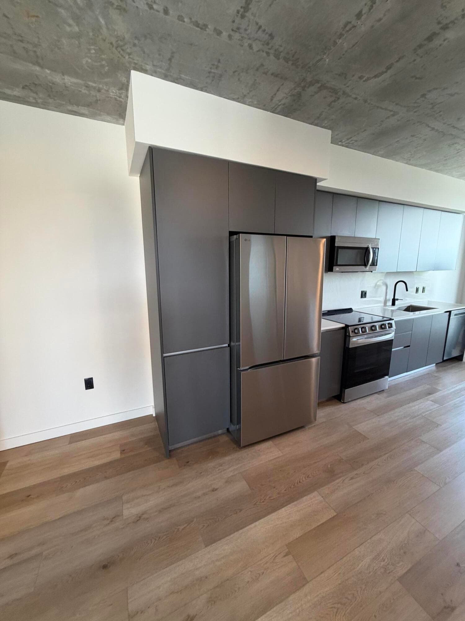 307 SW 5th Street 710, Fort Lauderdale, FL 33315 — photo 3 of 10