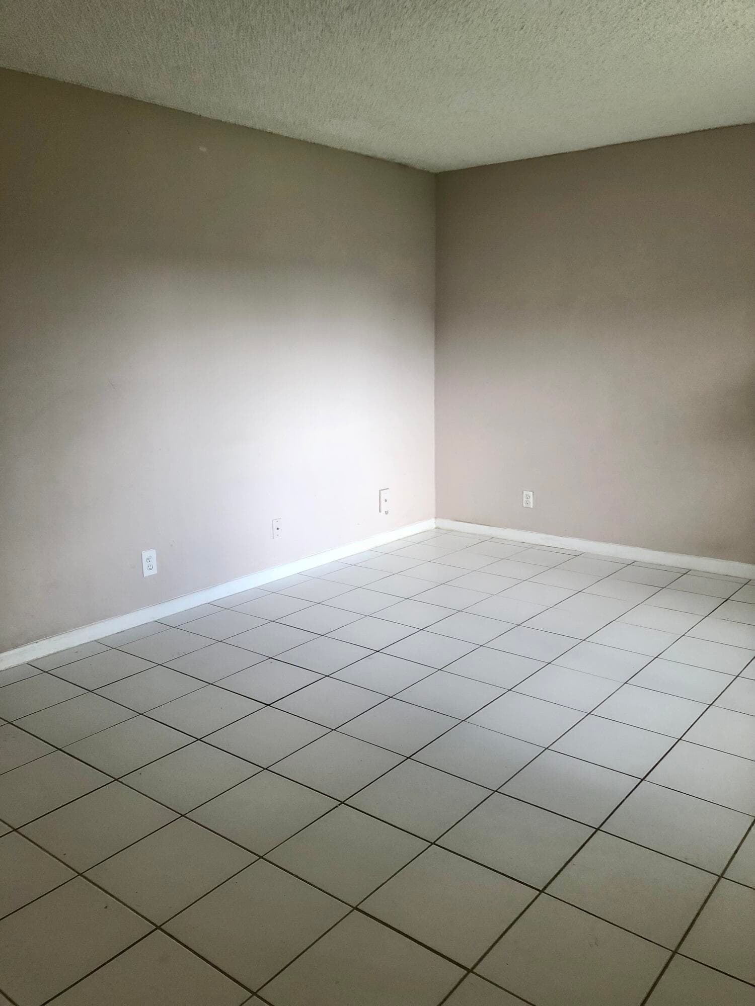 500 NE 2nd Street 204, Dania Beach, FL 33004 — photo 4 of 37