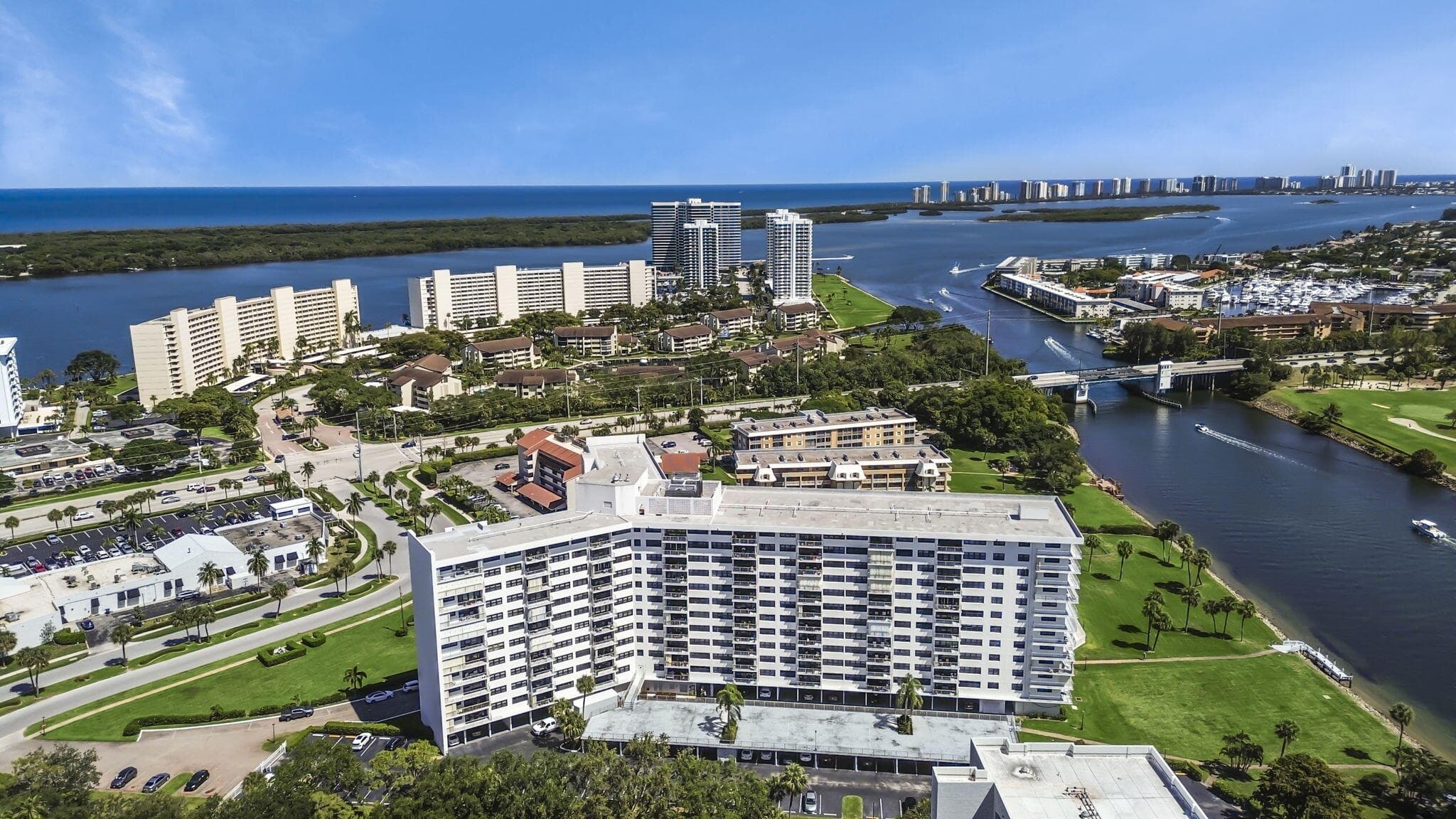 336 Golfview Road 406, North Palm Beach, FL 33408 — photo 18 of 34