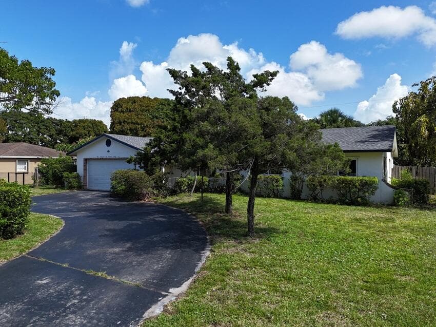 4639 Franwood Drive, Delray Beach, FL 33445 — photo 2 of 32