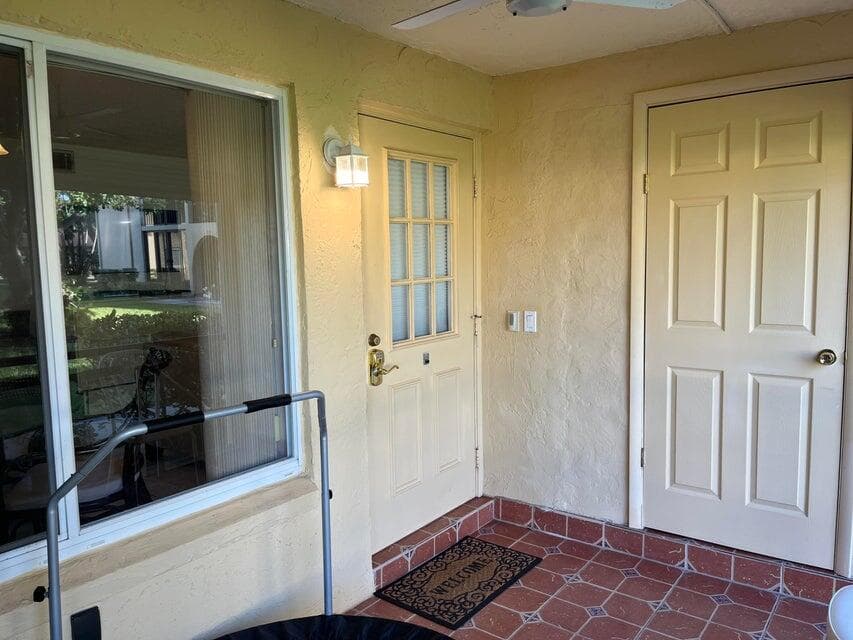 311 Pine Ridge Circle B-1, Greenacres, FL 33463 — photo