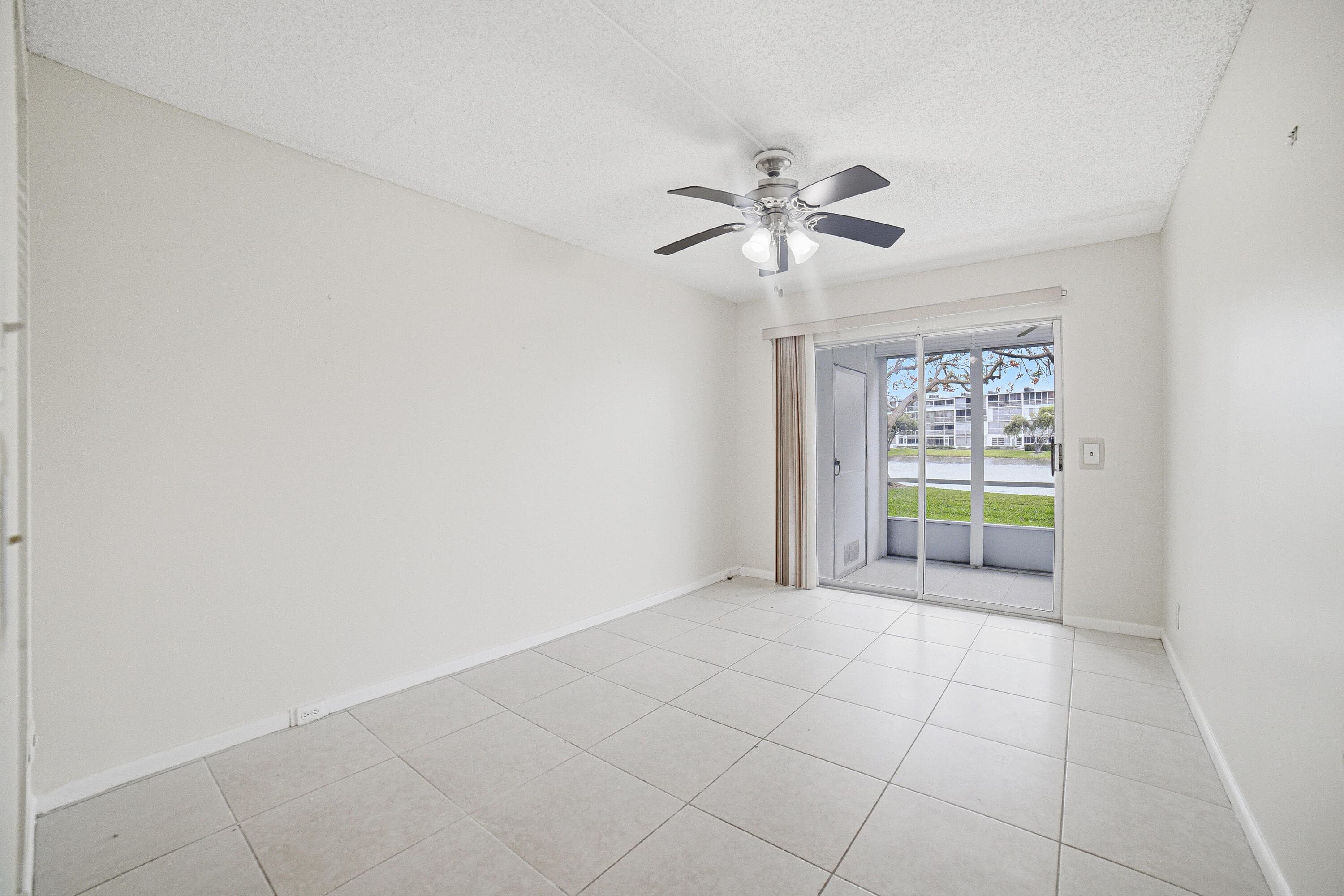 1025 Newcastle B 1025, Boca Raton, FL 33434 — photo 17 of 31