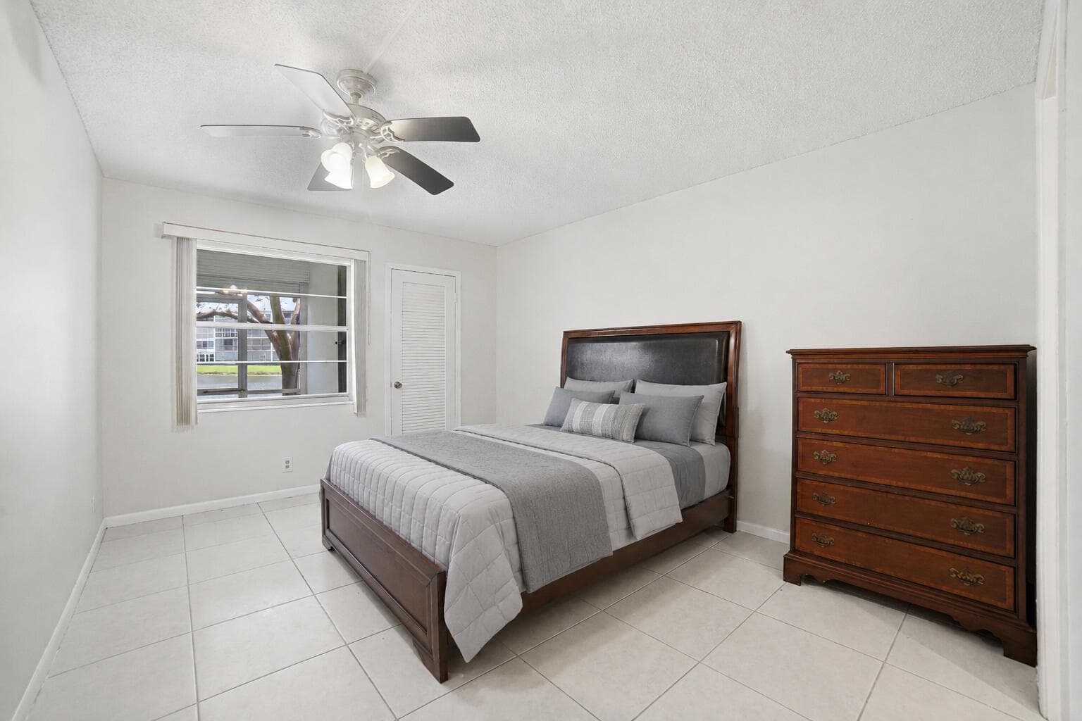 1025 Newcastle B 1025, Boca Raton, FL 33434 — photo 15 of 31