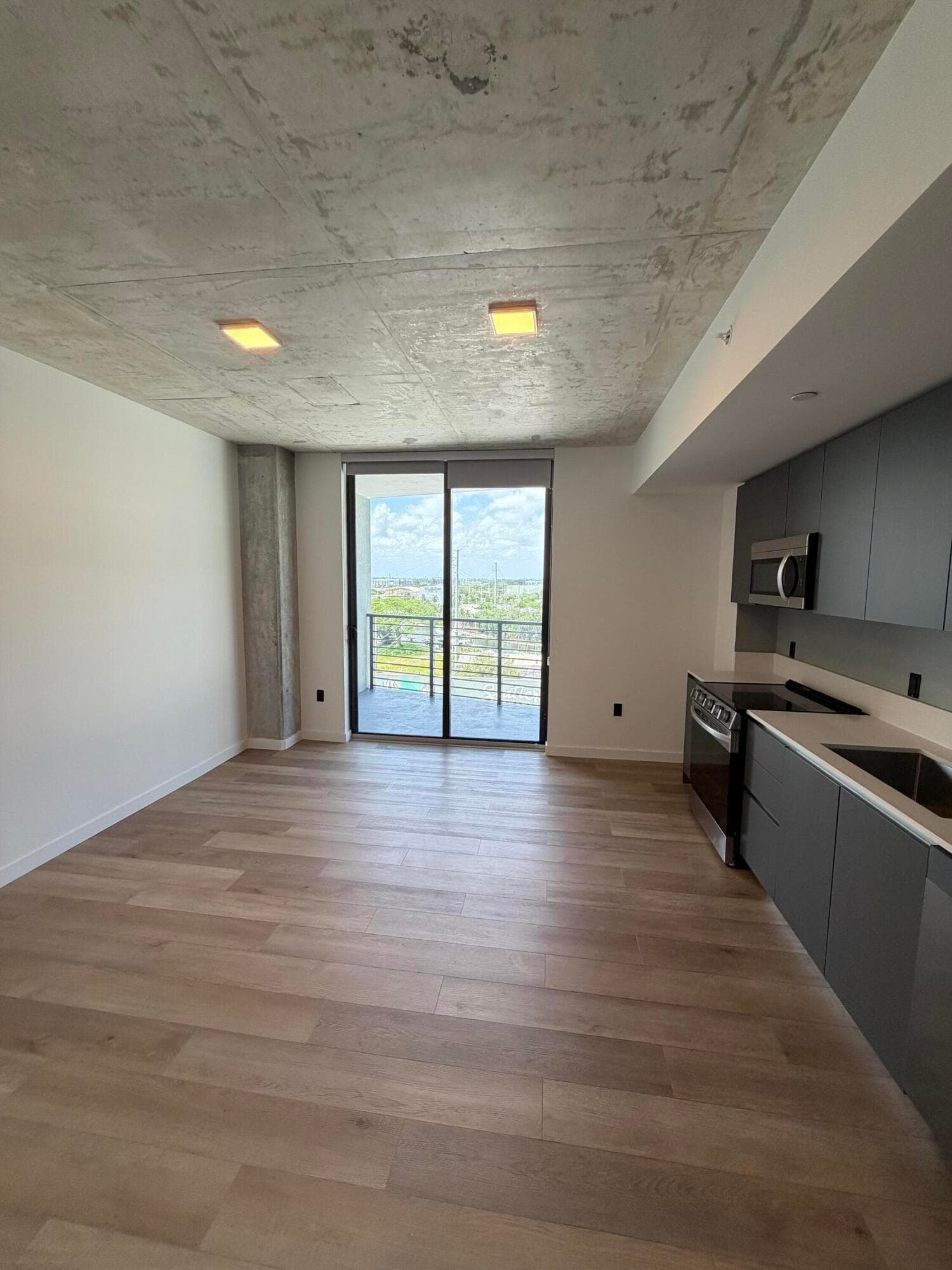 307 SW 5th 901, Fort Lauderdale, FL 33315 — photo 5 of 9