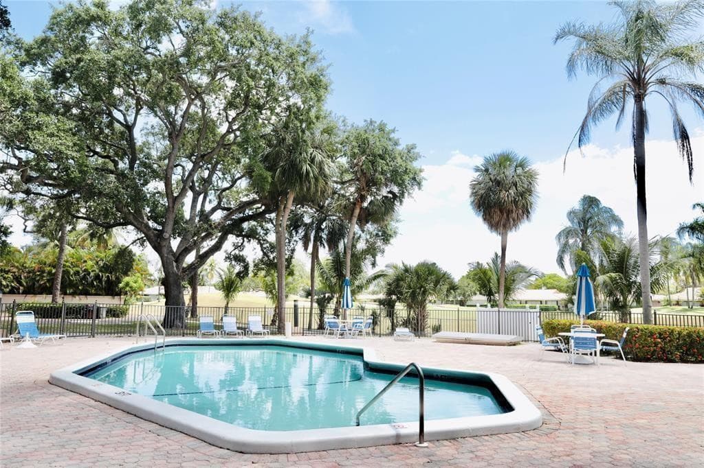 4000 N Hills Drive 28, Hollywood, FL 33021 — photo 10 of 10