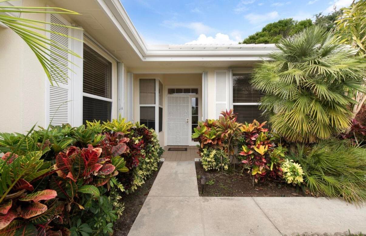 1092 Bedford Avenue, Palm Beach Gardens, FL 33403 — photo 1 of 18