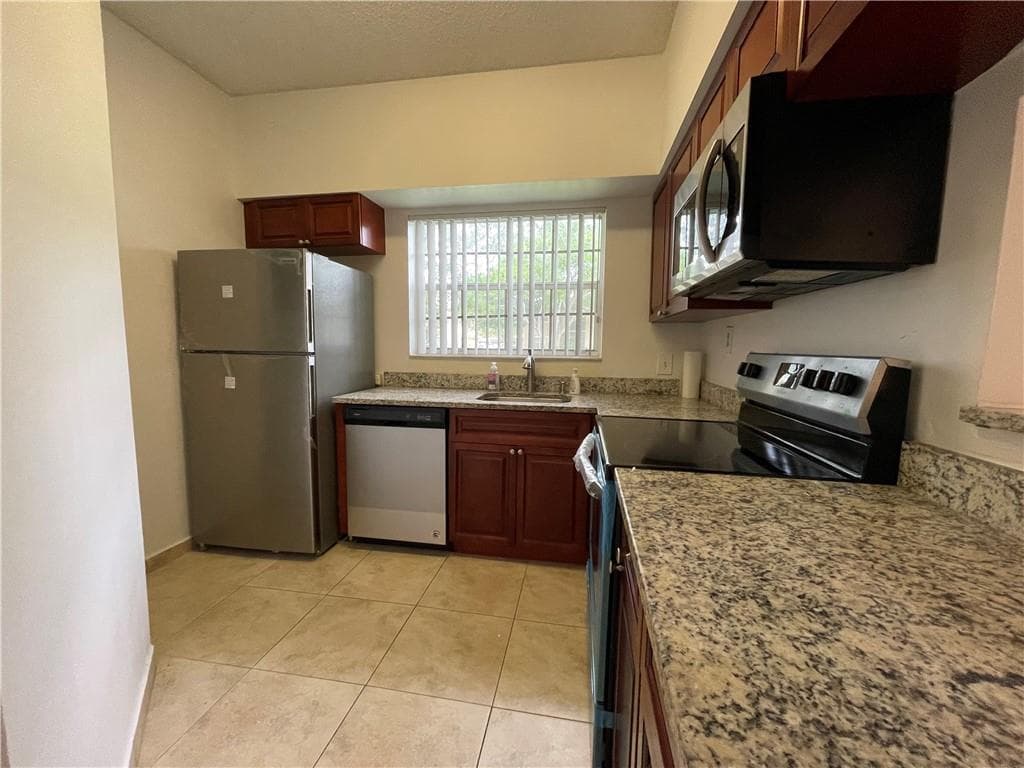 640 Cypress Club Way J12, Deerfield Beach, FL 33064 — photo 17 of 34