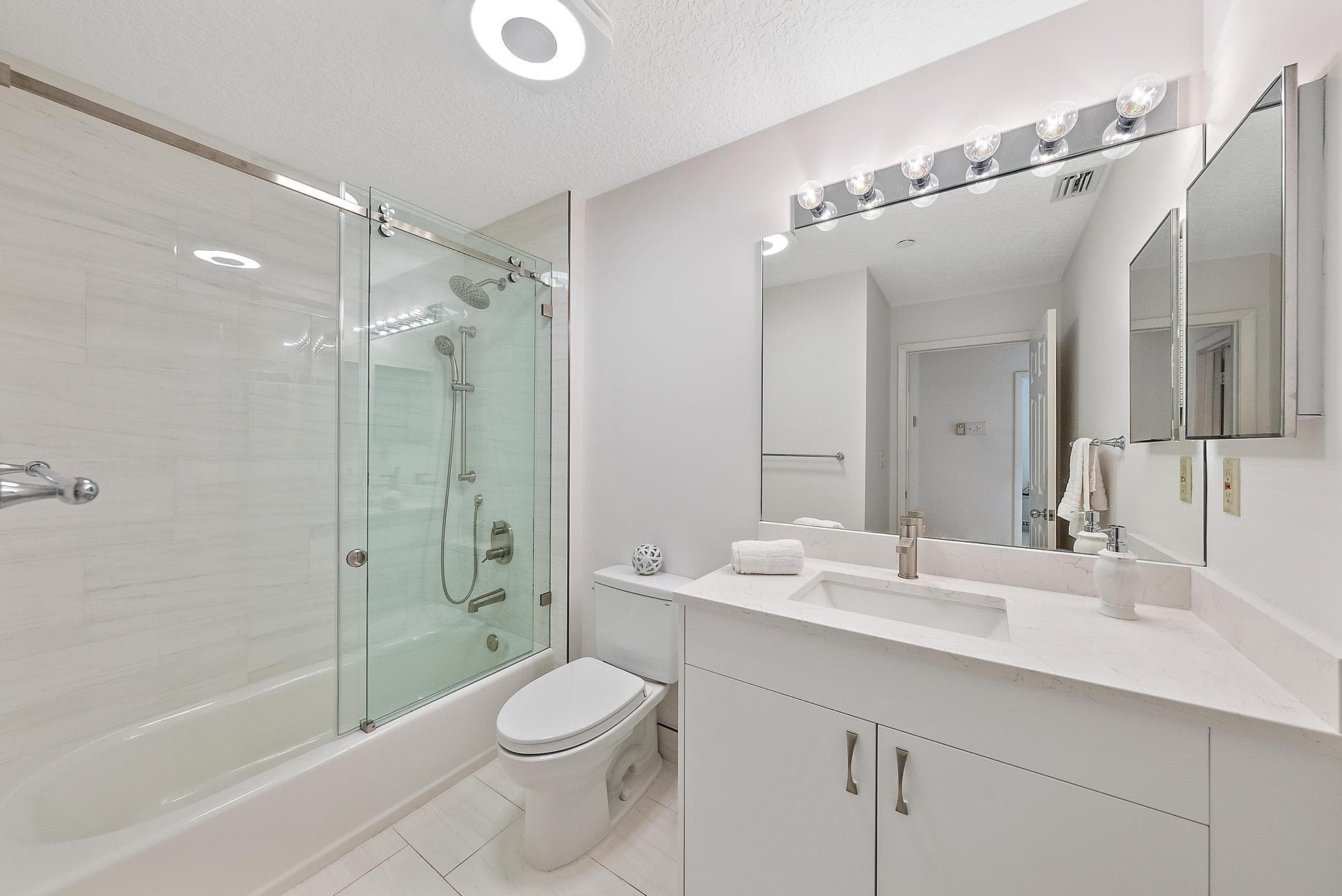811 Oak Harbour Drive, Juno Beach, FL 33408 — photo 17 of 48