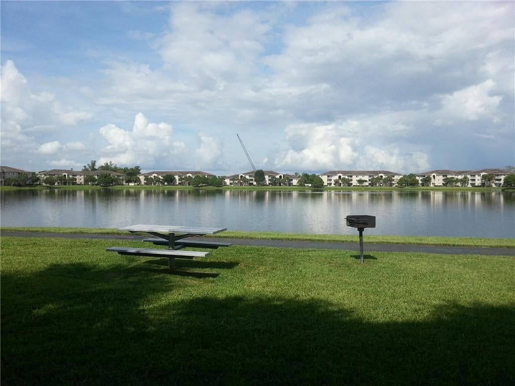 5001 Wiles Road 105, Coconut Creek, FL 33073 — photo 15 of 32