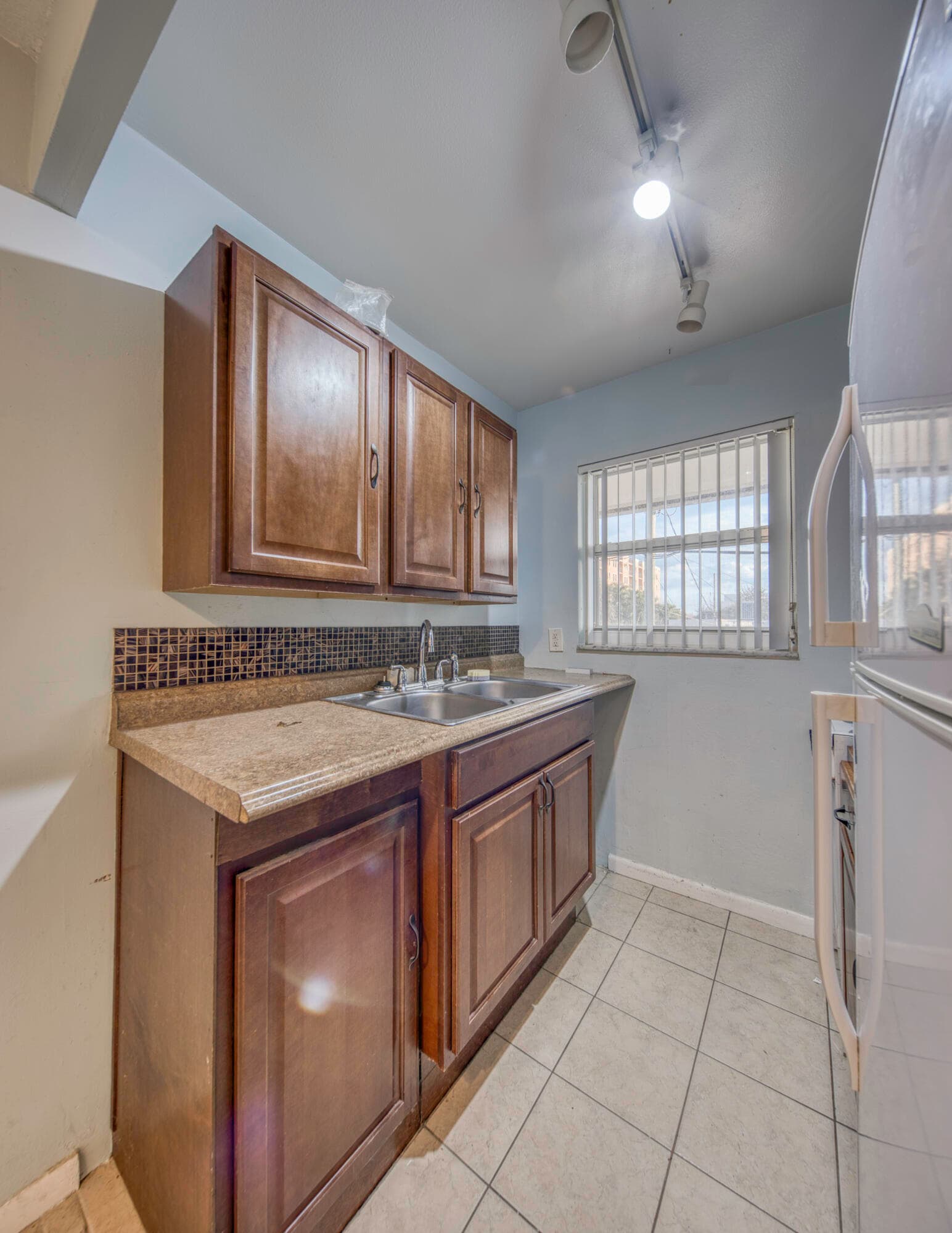 111 N L Street 8, Lake Worth Beach, FL 33460 — photo 5 of 15