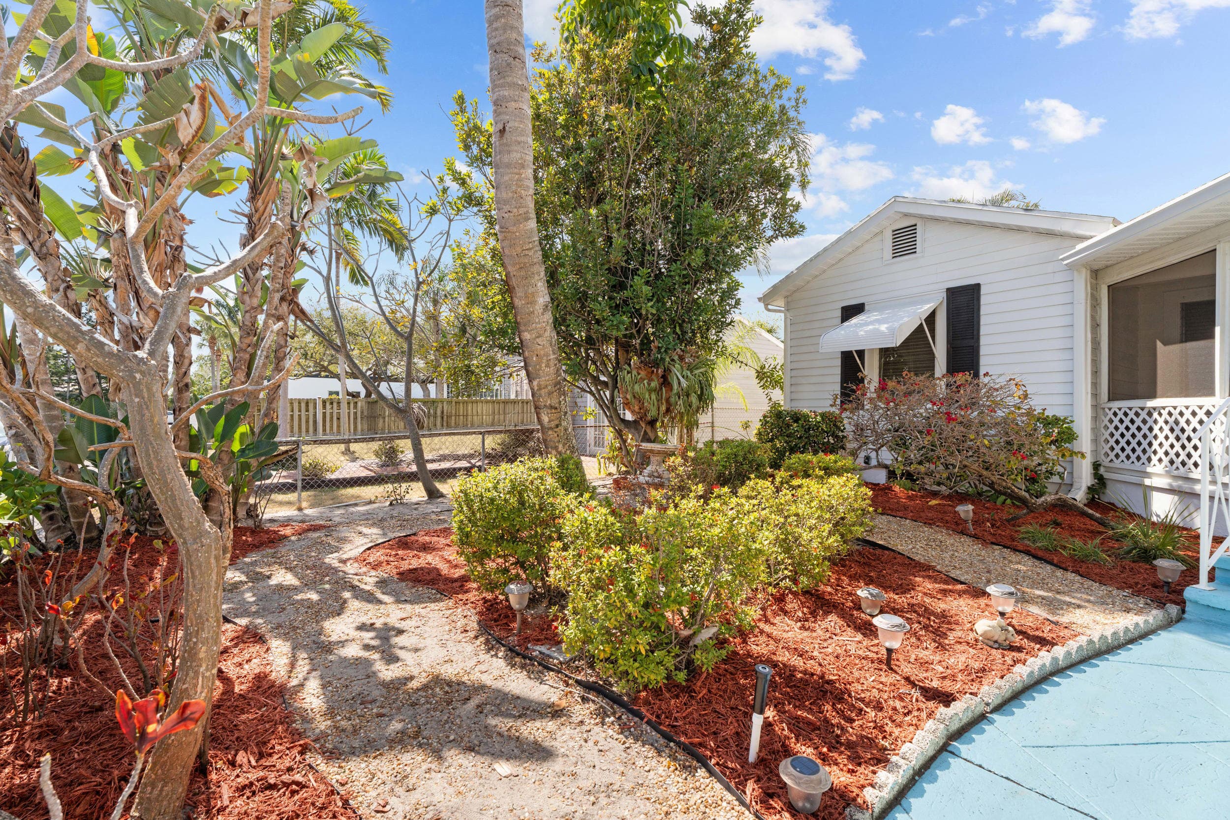 411 S Palmway, Lake Worth Beach, FL 33460 — photo 5 of 40