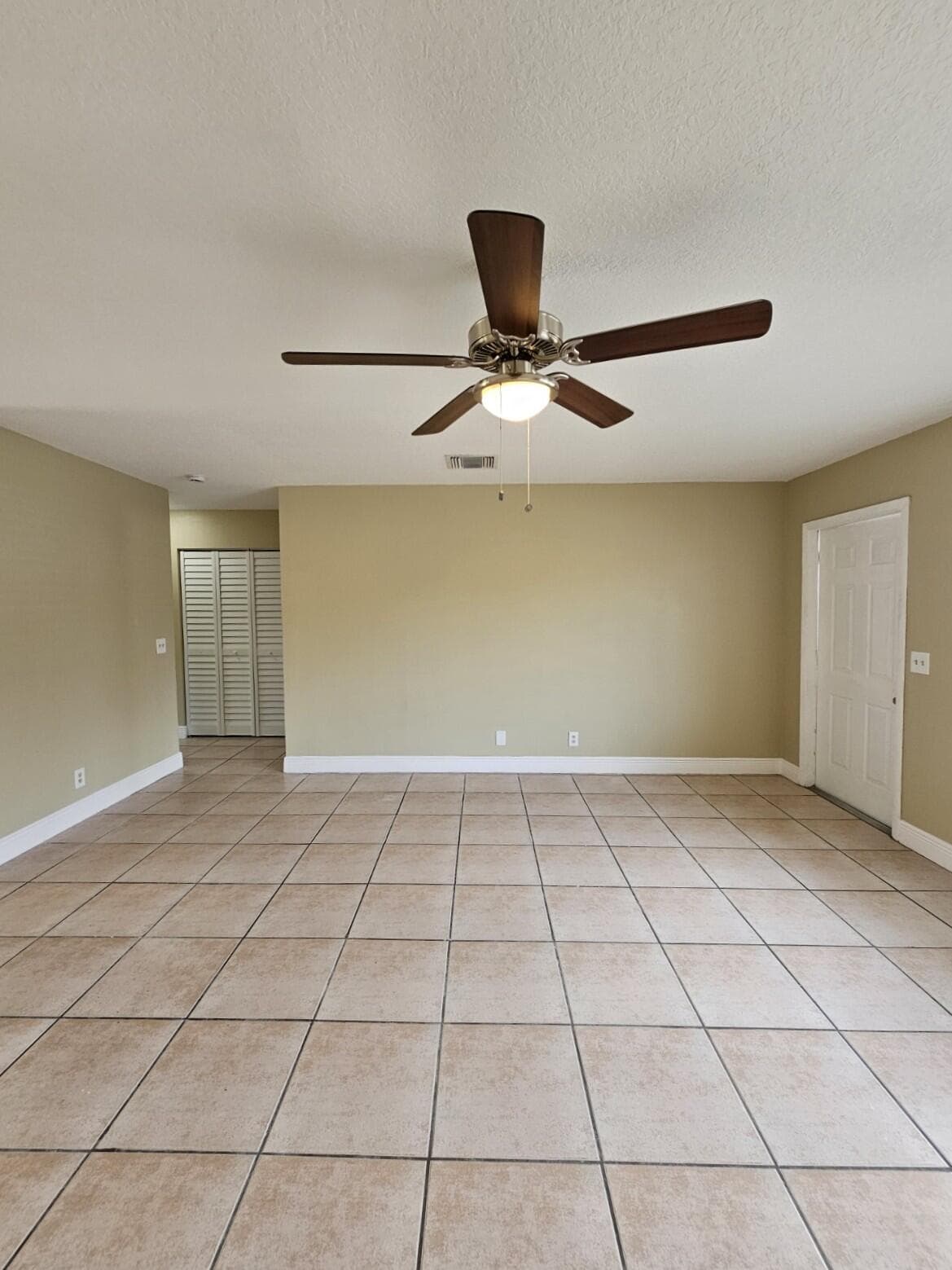 4795 Orleans Court B, West Palm Beach, FL 33415 — photo 3 of 25