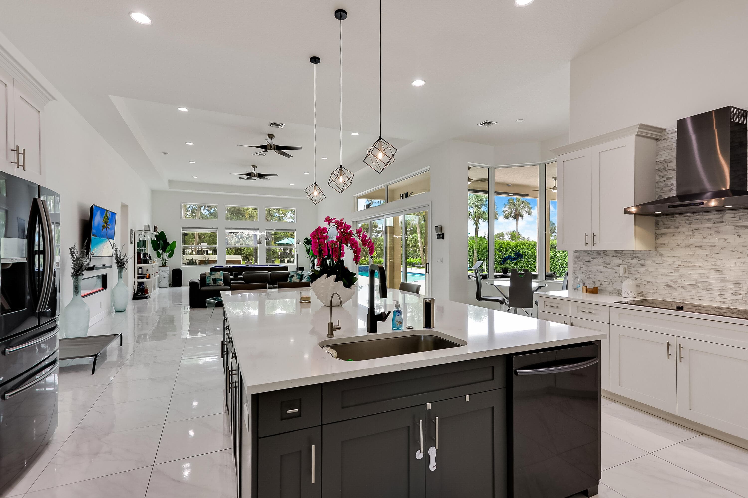 142 Brynhurst Court, West Palm Beach, FL 33413 — photo 11 of 43