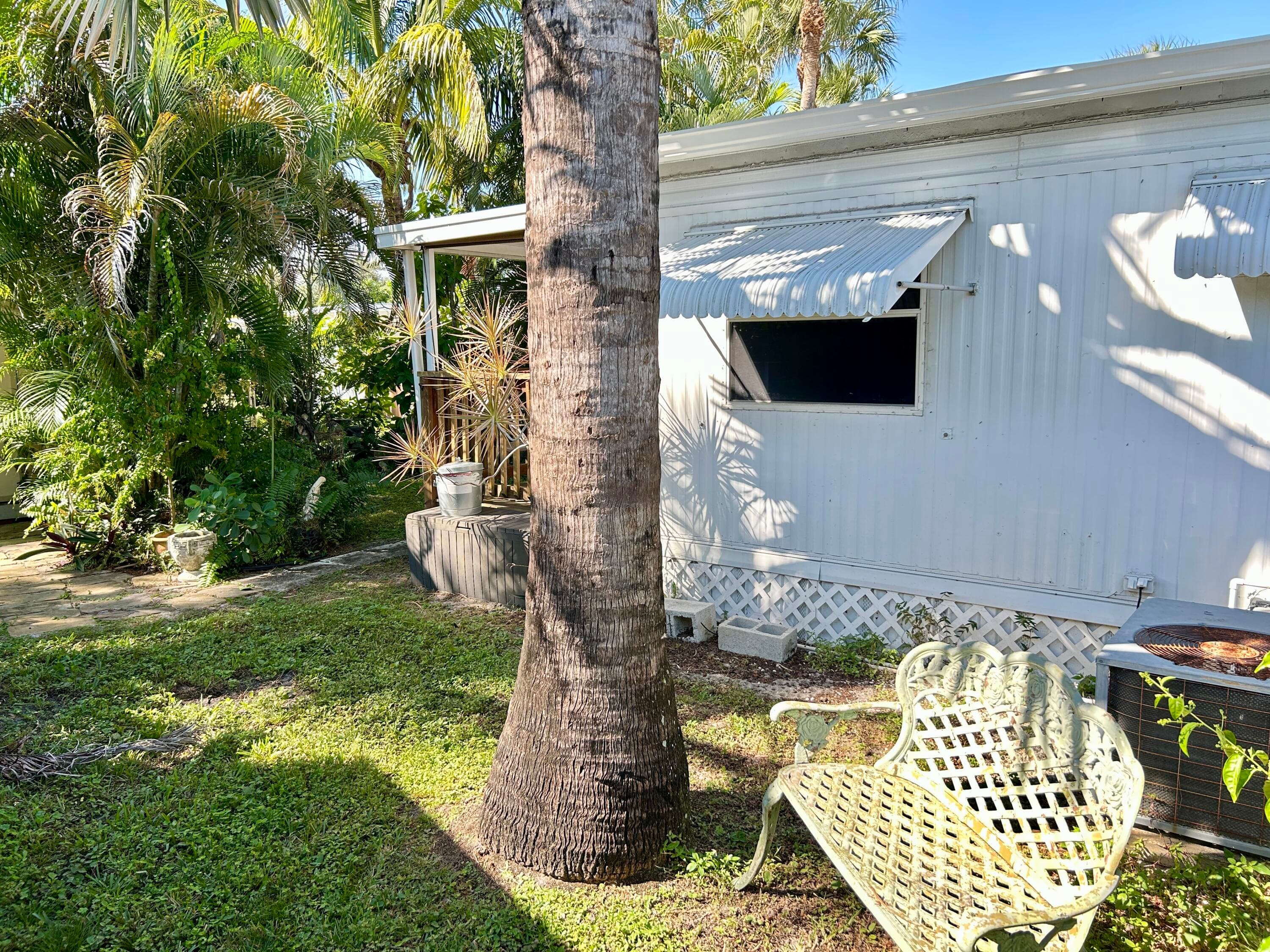 425 Bougainvilla Drive, Deerfield Beach, FL 33442 — photo 4 of 43