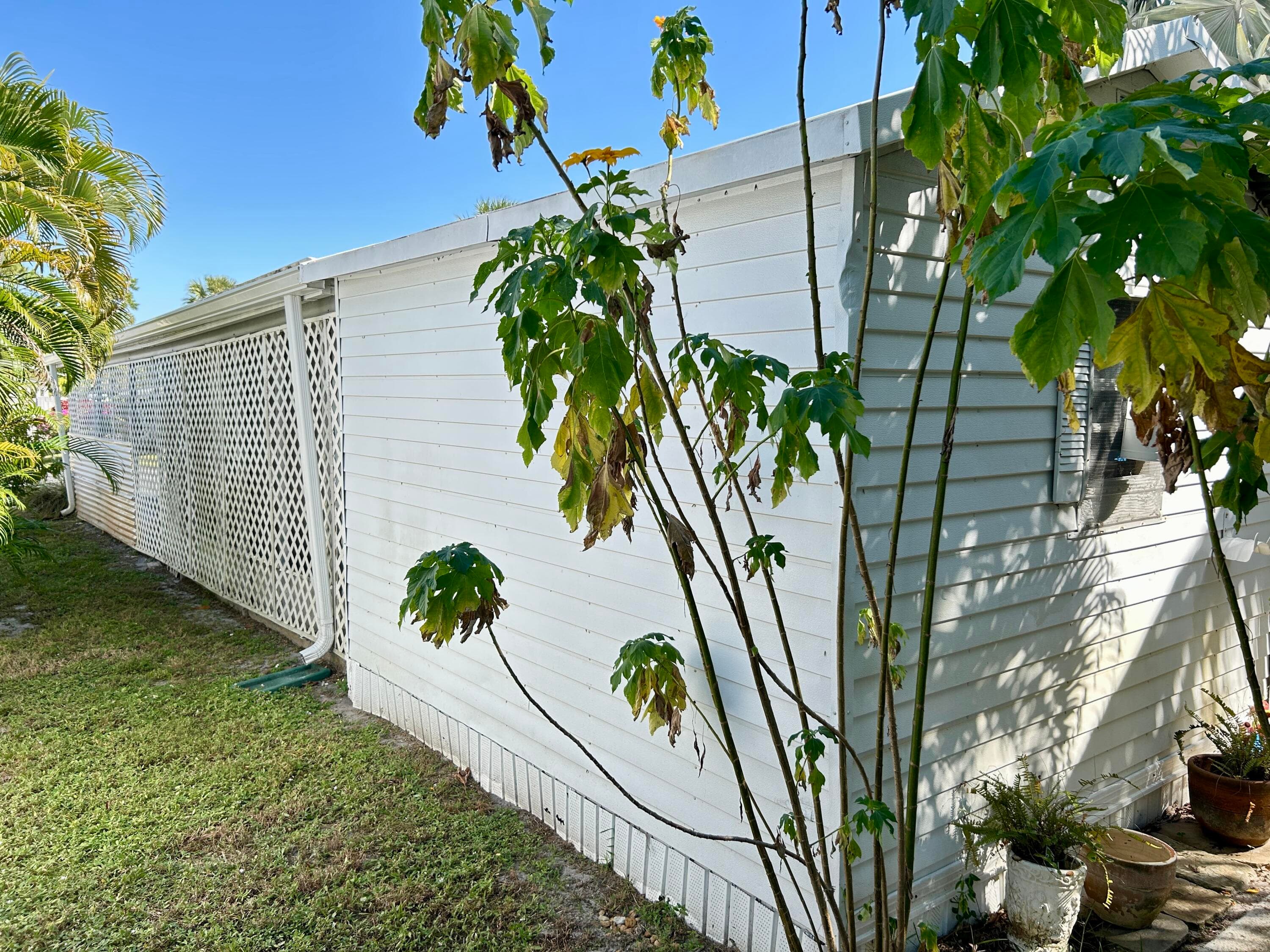 425 Bougainvilla Drive, Deerfield Beach, FL 33442 — photo 9 of 43