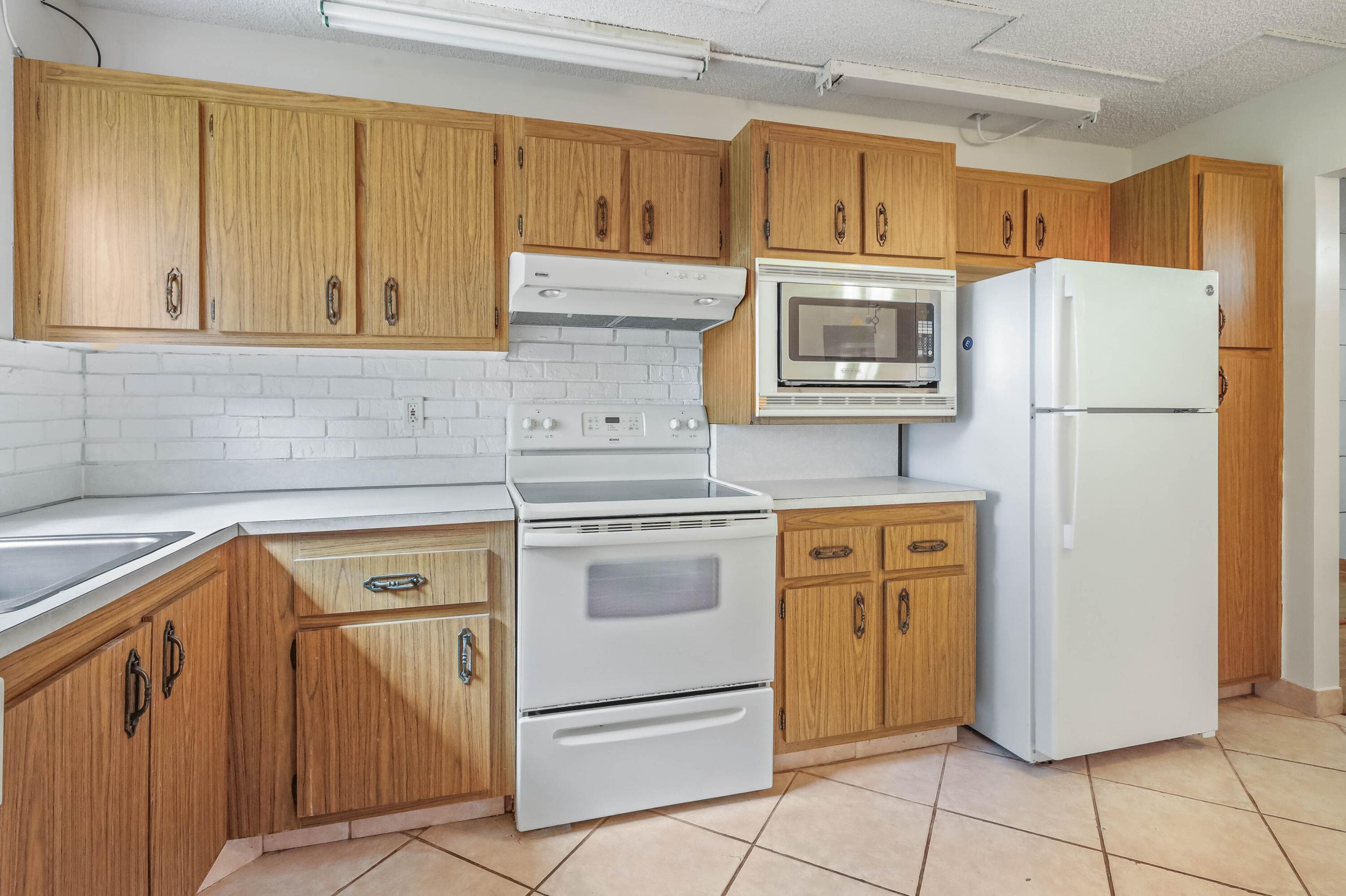 3951 Via Poinciana 112, Lake Worth, FL 33467 — photo 4 of 44