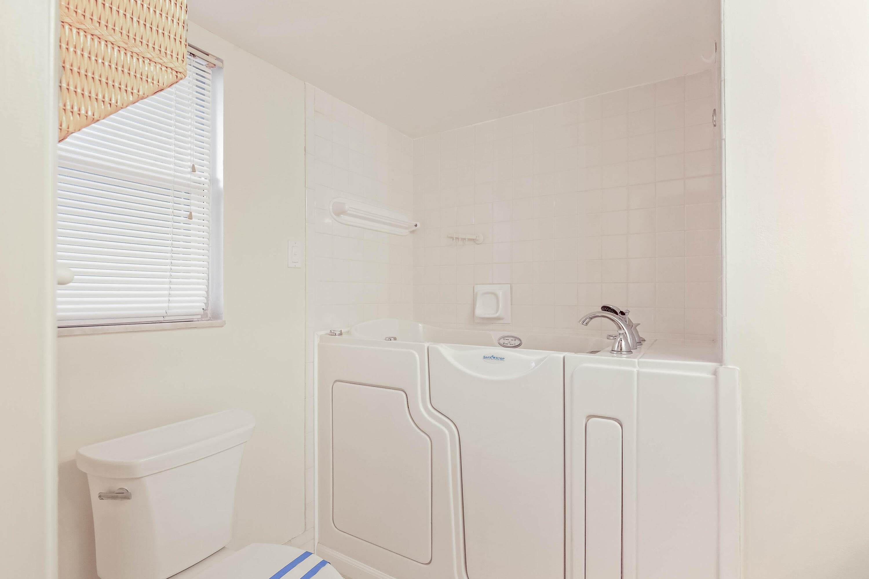 3951 Via Poinciana 112, Lake Worth, FL 33467 — photo 22 of 44
