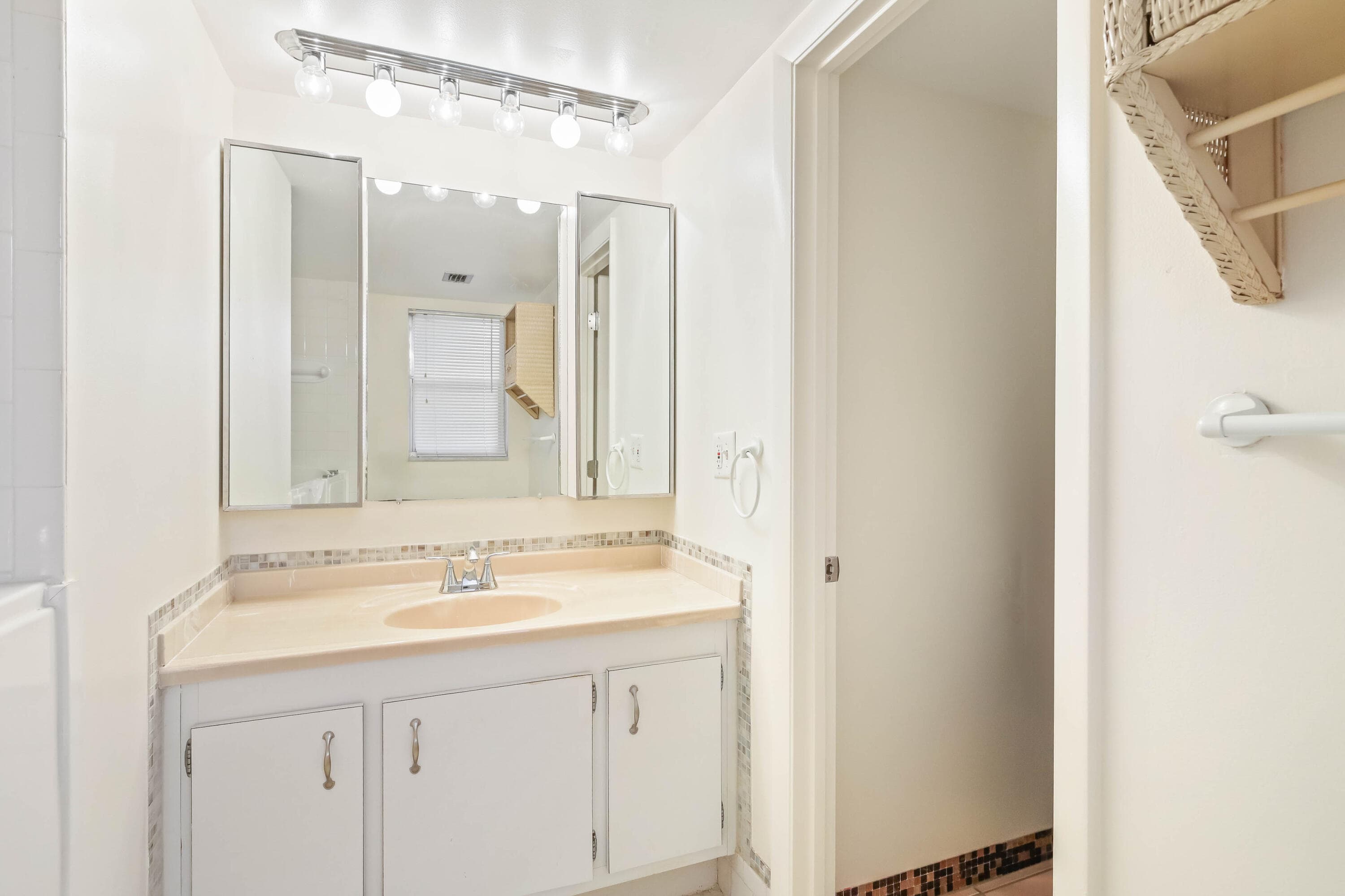 3951 Via Poinciana 112, Lake Worth, FL 33467 — photo 23 of 44