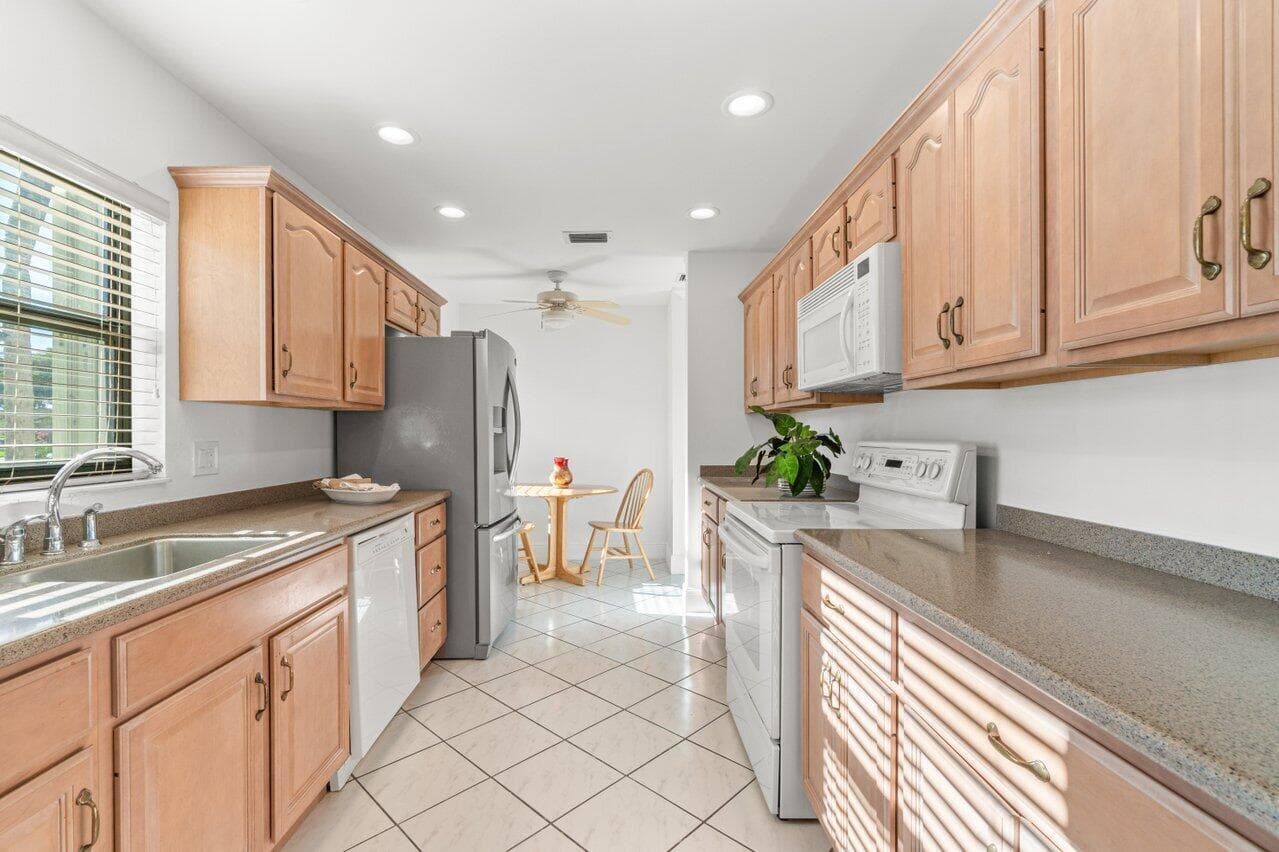5605 Forest Oaks Terrace, Delray Beach, FL 33484 — photo 4 of 52
