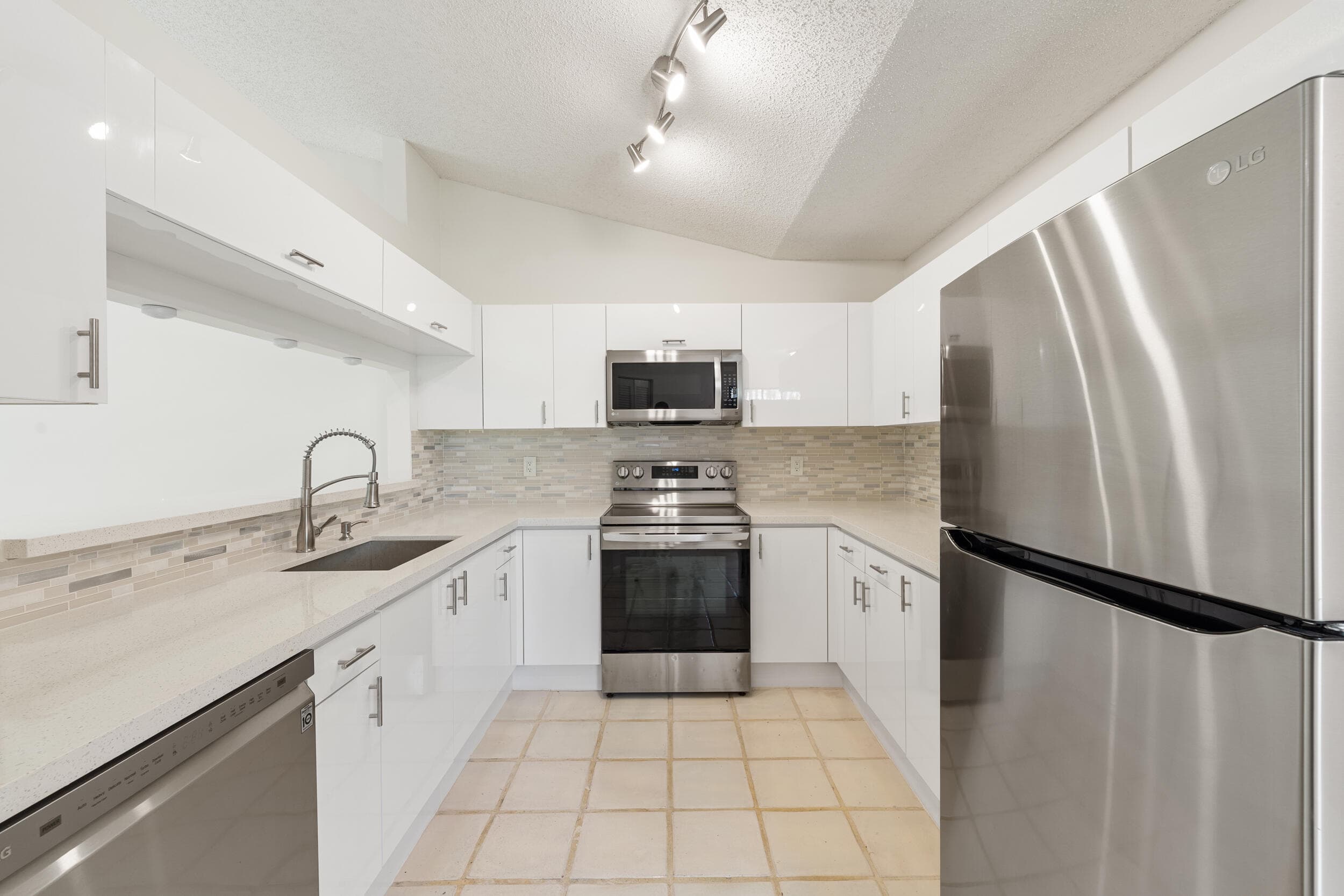 7219 Le Chalet Boulevard, Boynton Beach, FL 33472 — photo 2 of 70