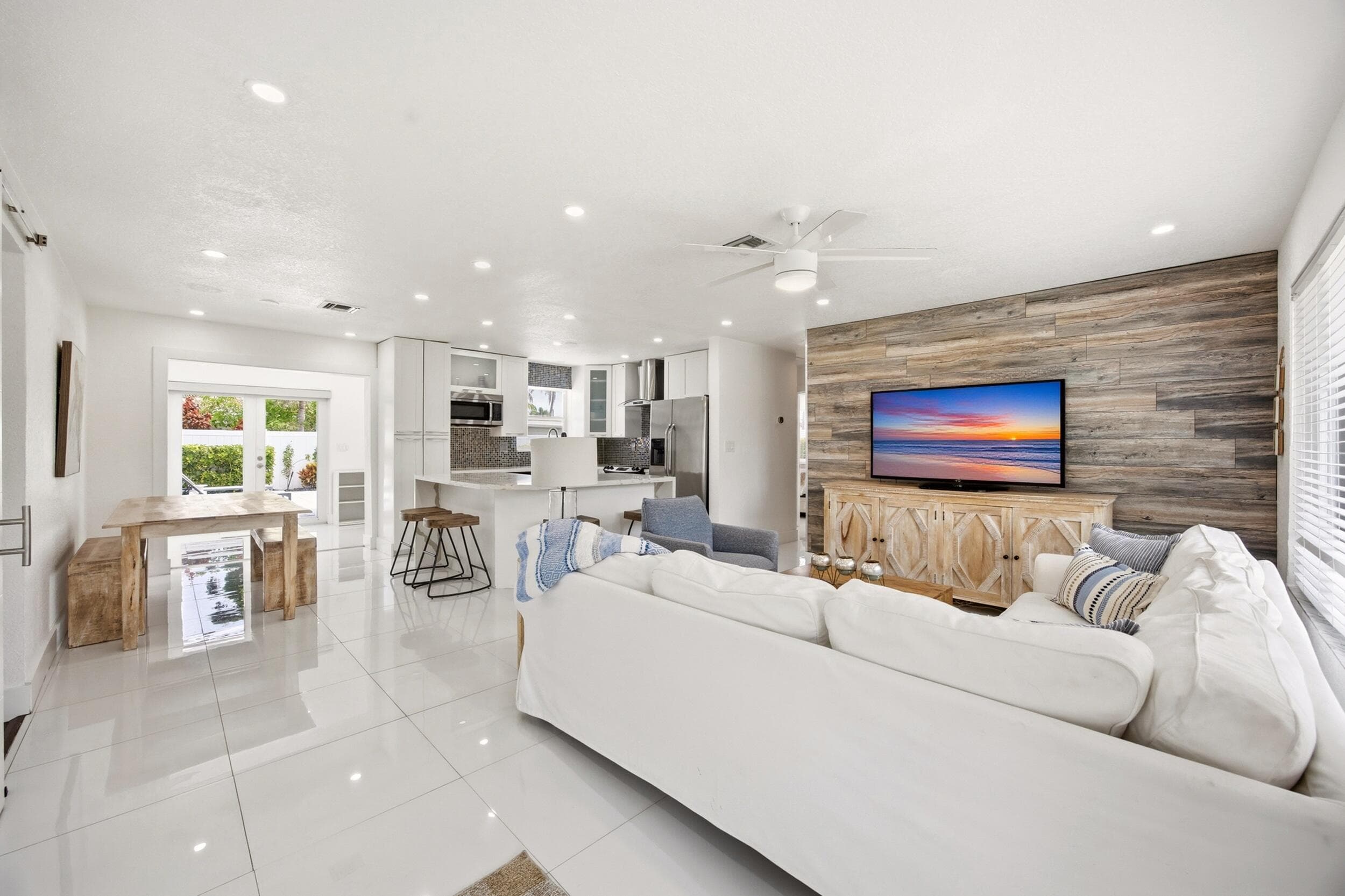 817 SE 16th Street, Deerfield Beach, FL 33441 — photo 10 of 56