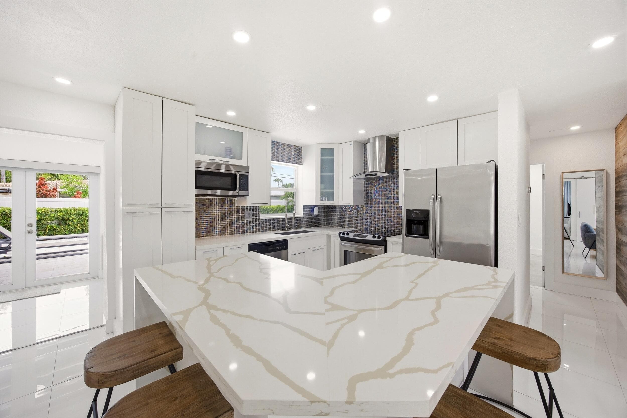 817 SE 16th Street, Deerfield Beach, FL 33441 — photo 12 of 56