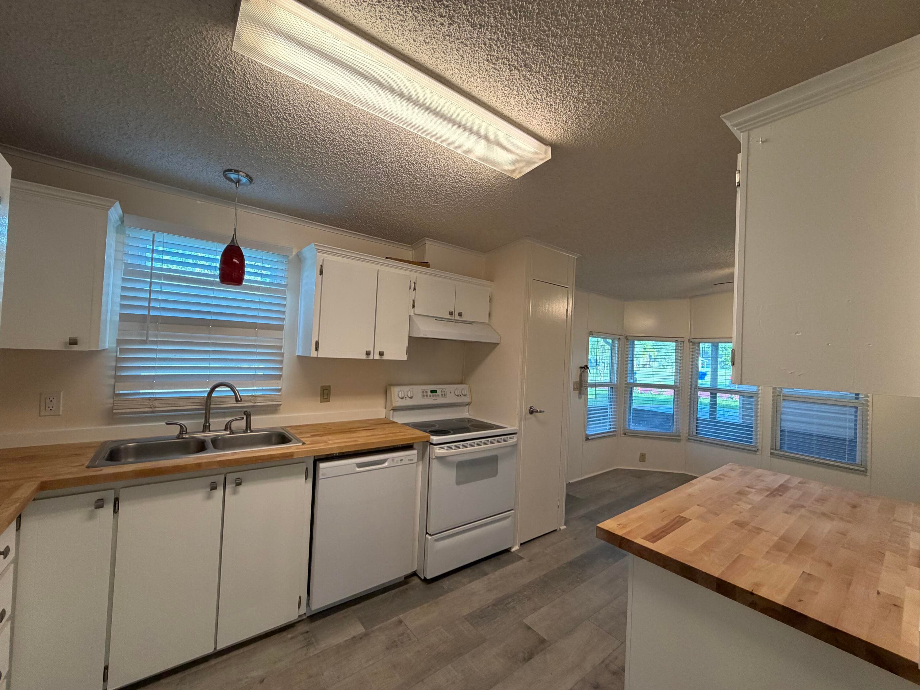 340 Hickory Ridge Drive, Sebring, FL 33876 — photo 4 of 24