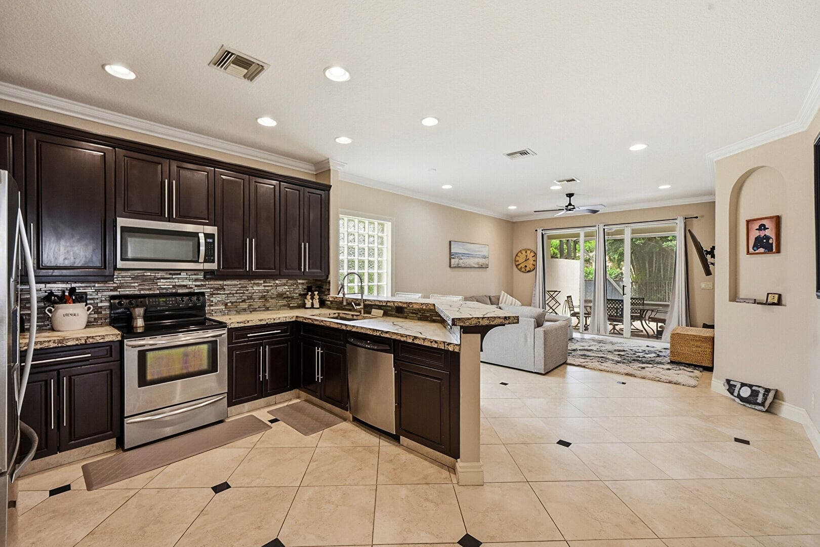 310 Venice Boulevard, Royal Palm Beach, FL 33411 — photo 8 of 43