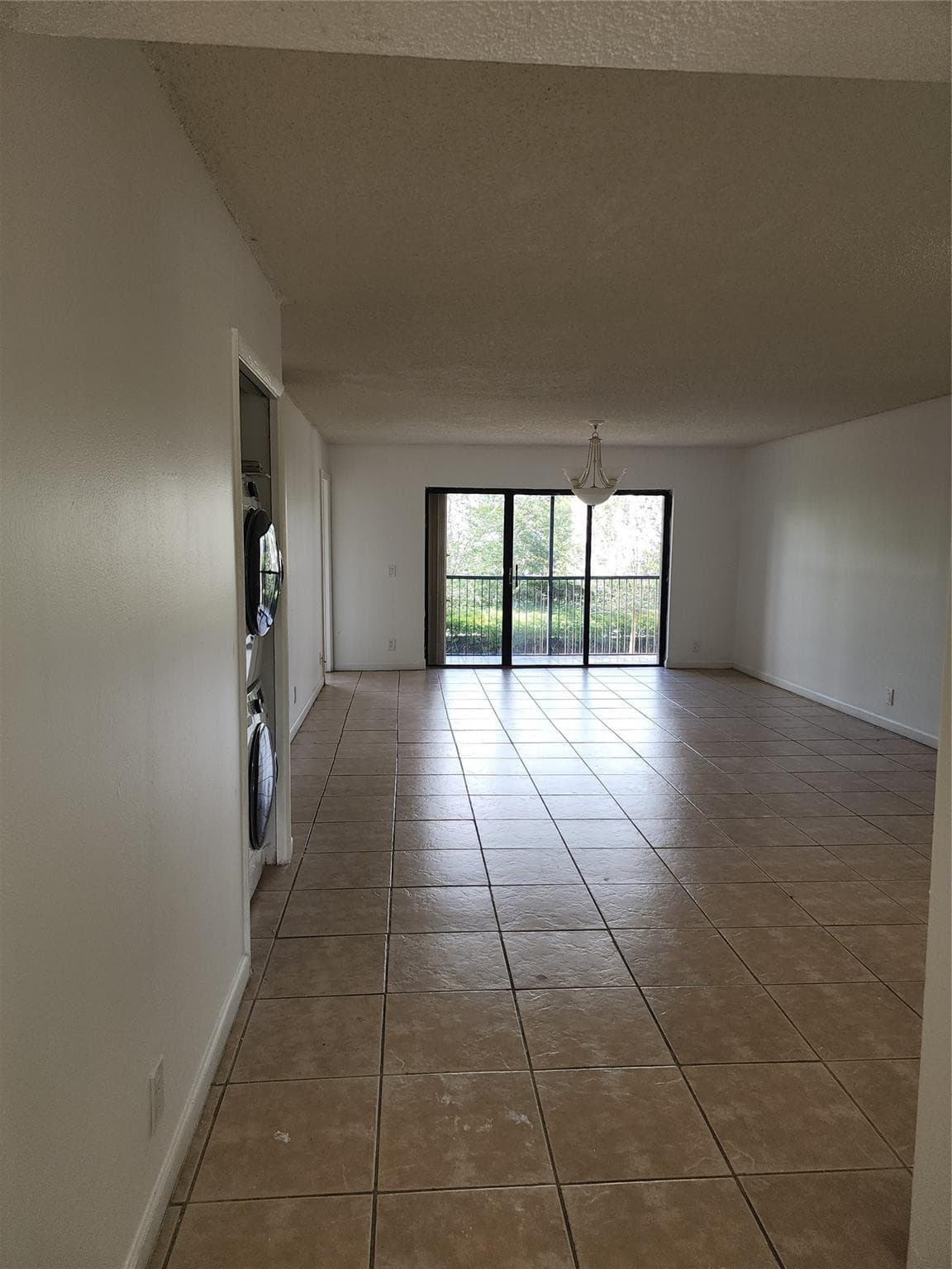 390 Racquet Club Road 204, Weston, FL 33326 — photo 5 of 9
